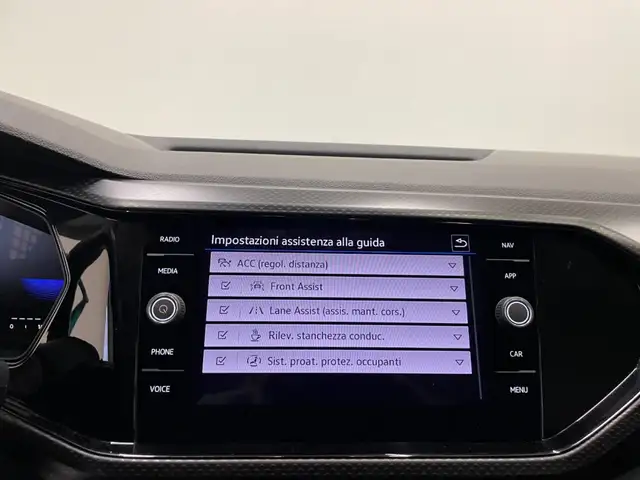 Volkswagen T-Cross view 11