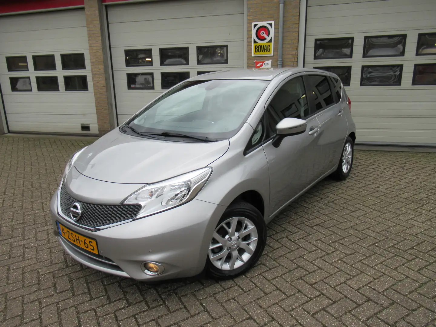 Nissan Note 1.2 Connect Edition Grijs - 1