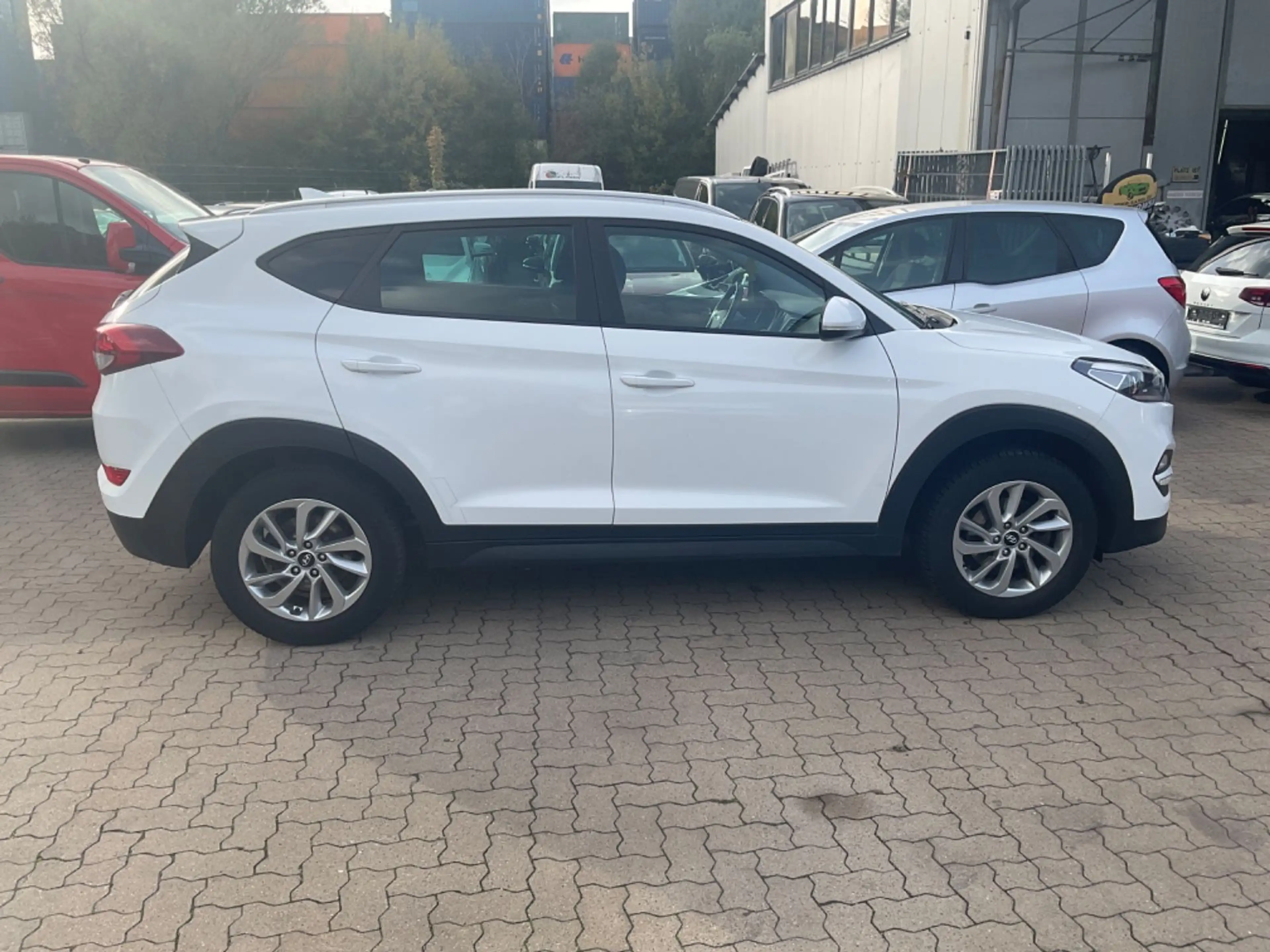 Hyundai TUCSON blue Intro Edition TÜV 04.2028 — photo 3