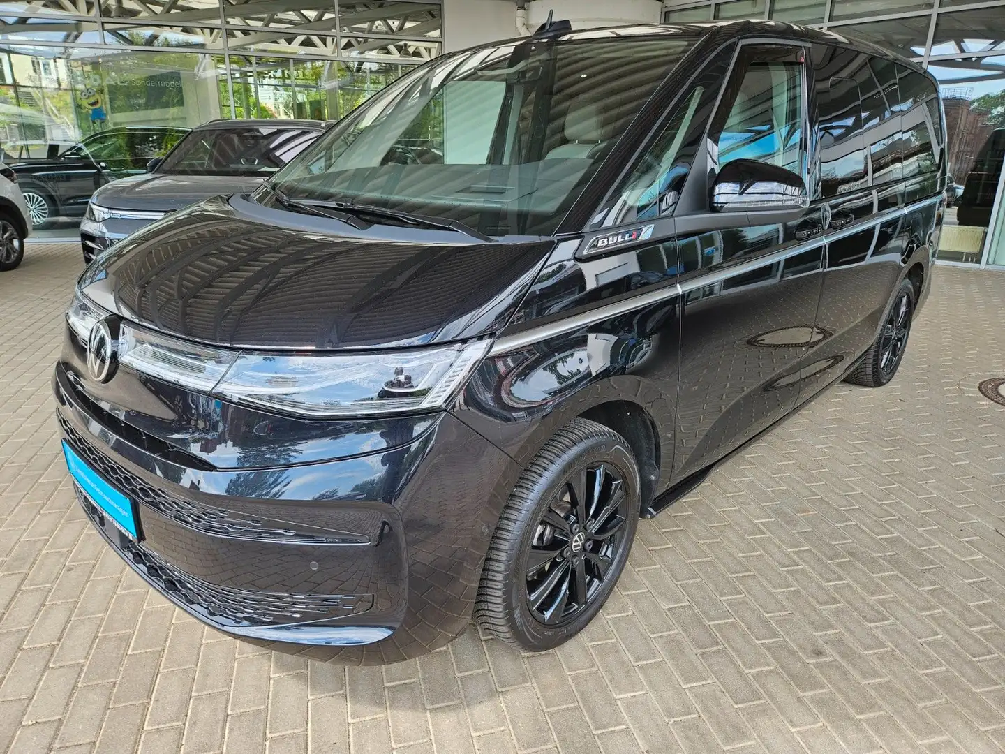 Volkswagen T7 Multivan 2.0 TDI SCR DSG Überhang Style Schwarz - 1