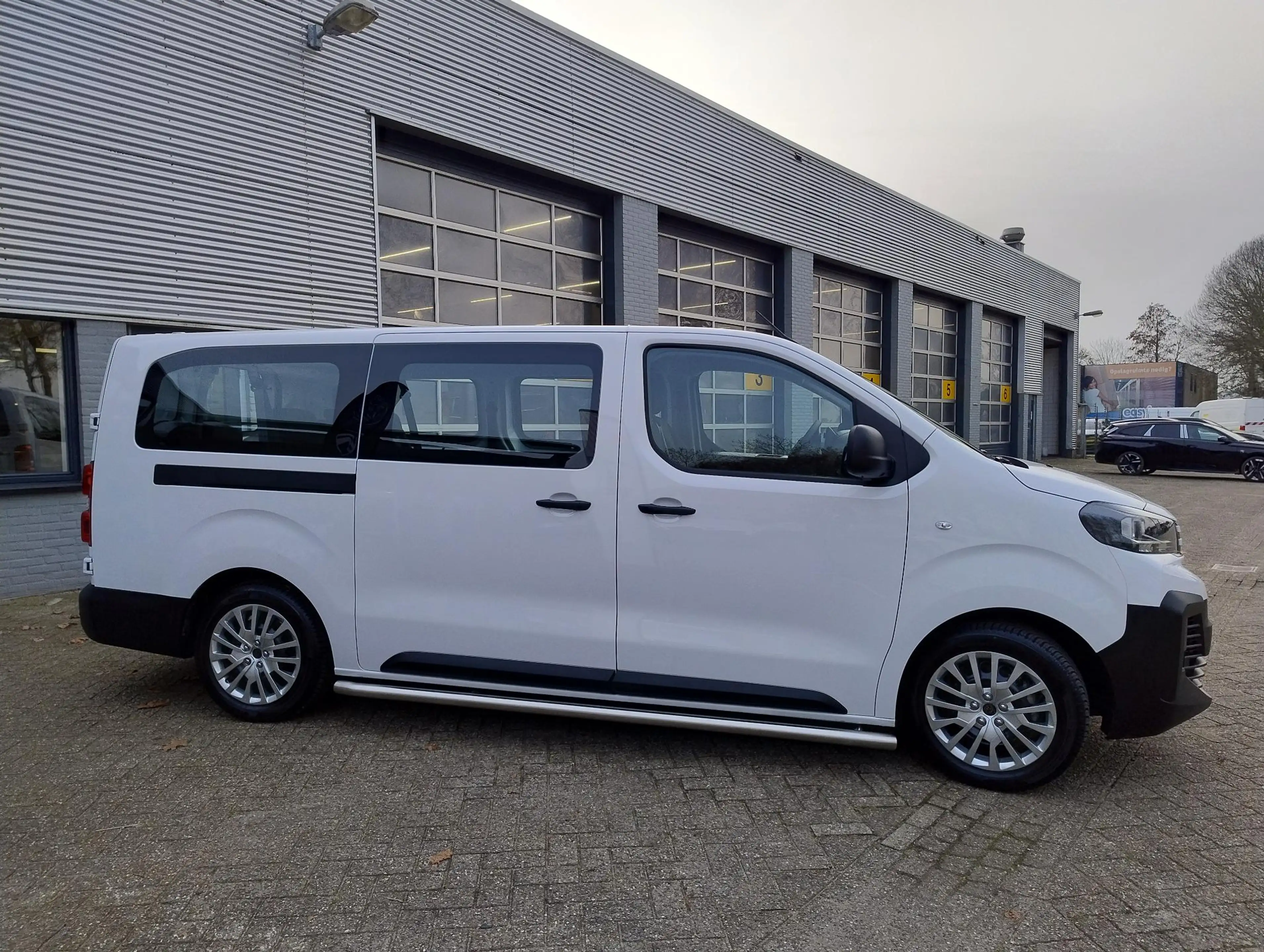 Peugeot e-Expert Combi L3 75kWh 136pk | 9-persoons | 17 inch stalen — photo 6