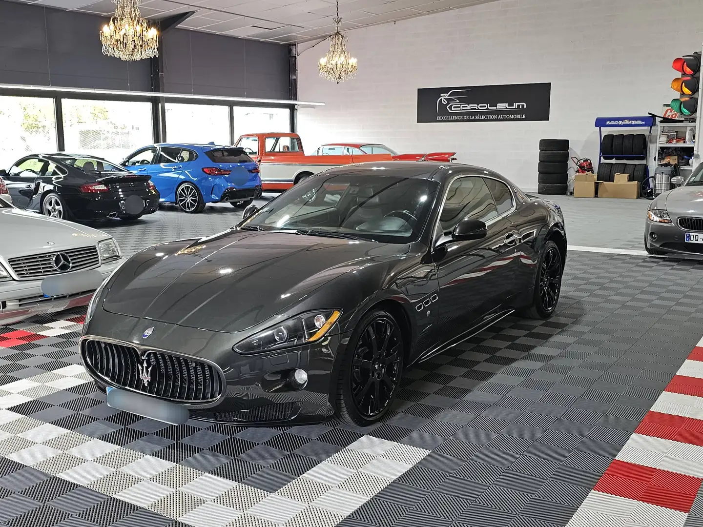 Maserati GranTurismo S Grau - 1