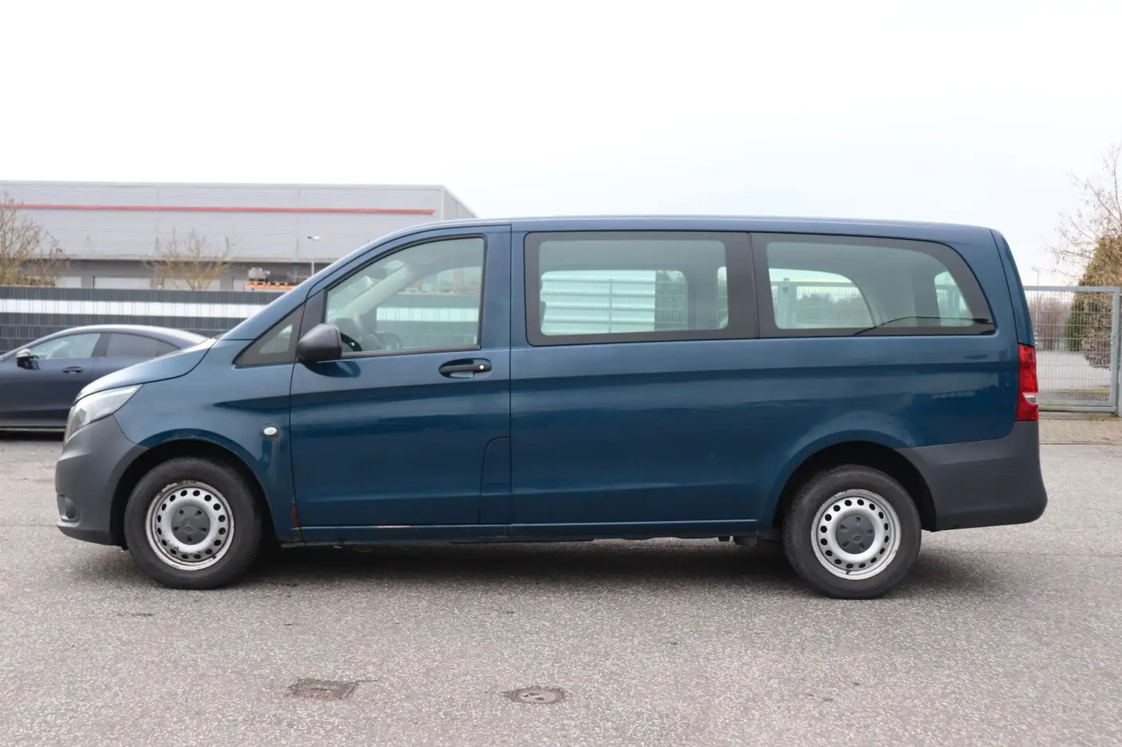 Mercedes-Benz Vito Tourer 116 CDI BT Pro lang Blau - 2