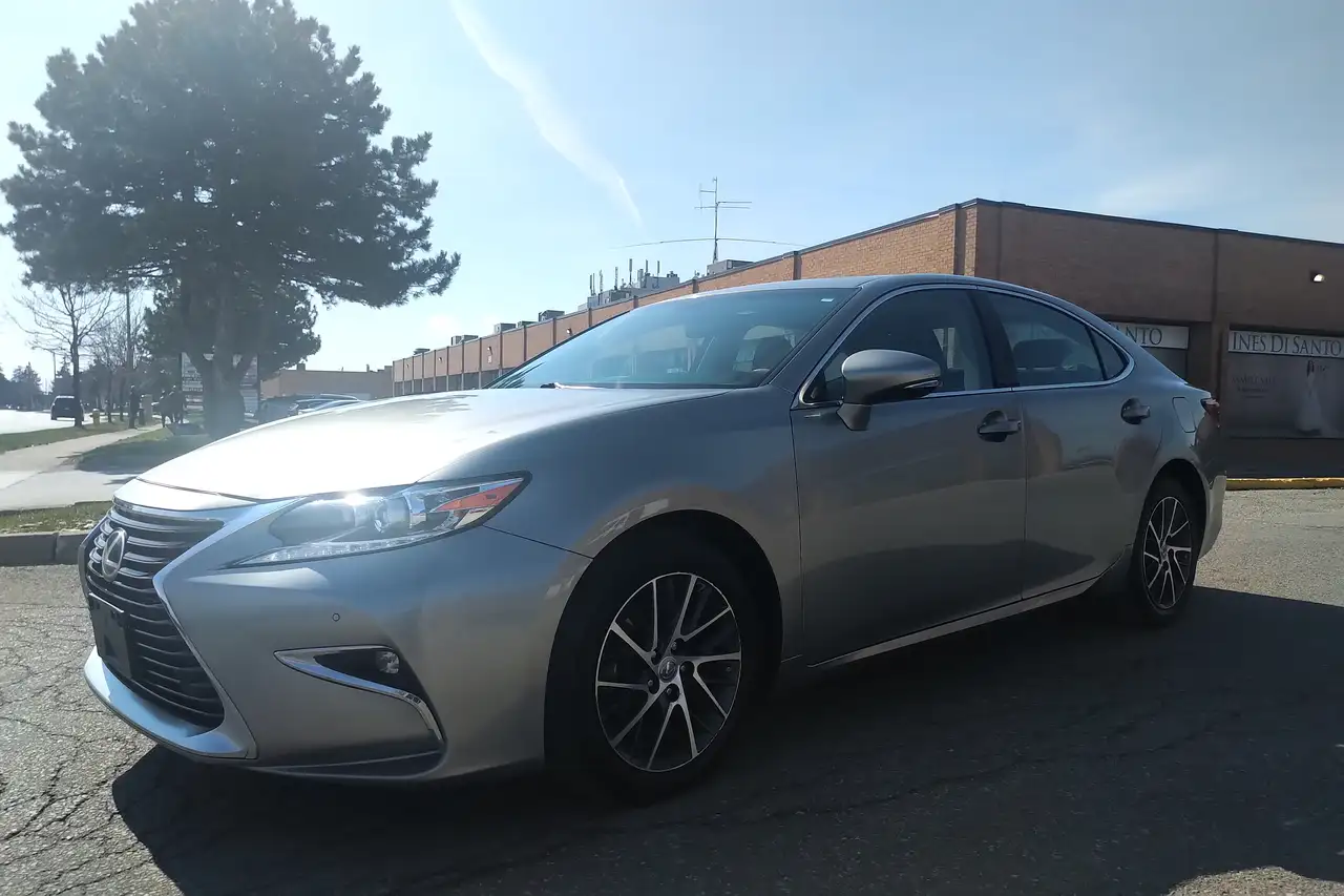 Lexus ES photo Lexus ES