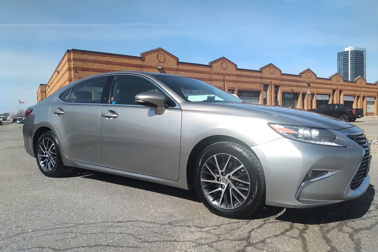 Lexus ES photo Lexus ES