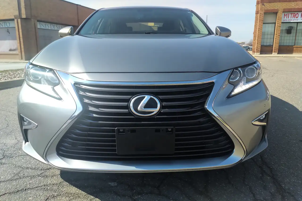 Lexus ES photo Lexus ES