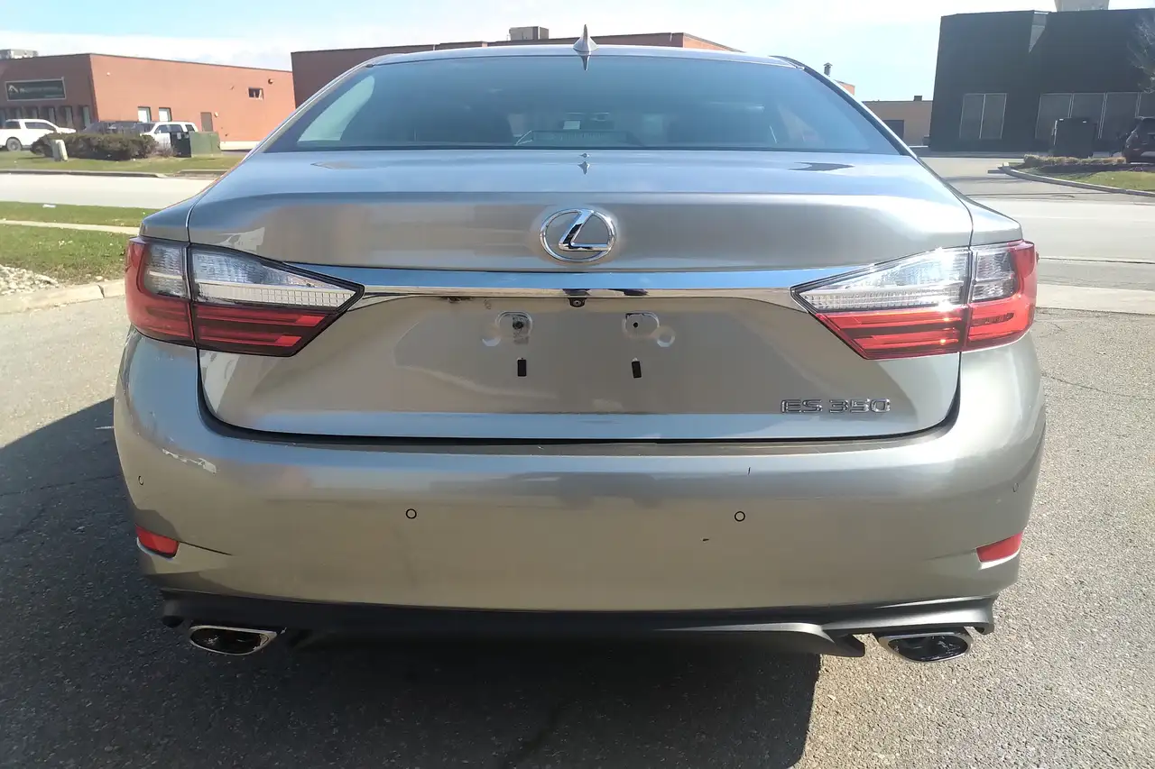 Lexus ES photo Lexus ES
