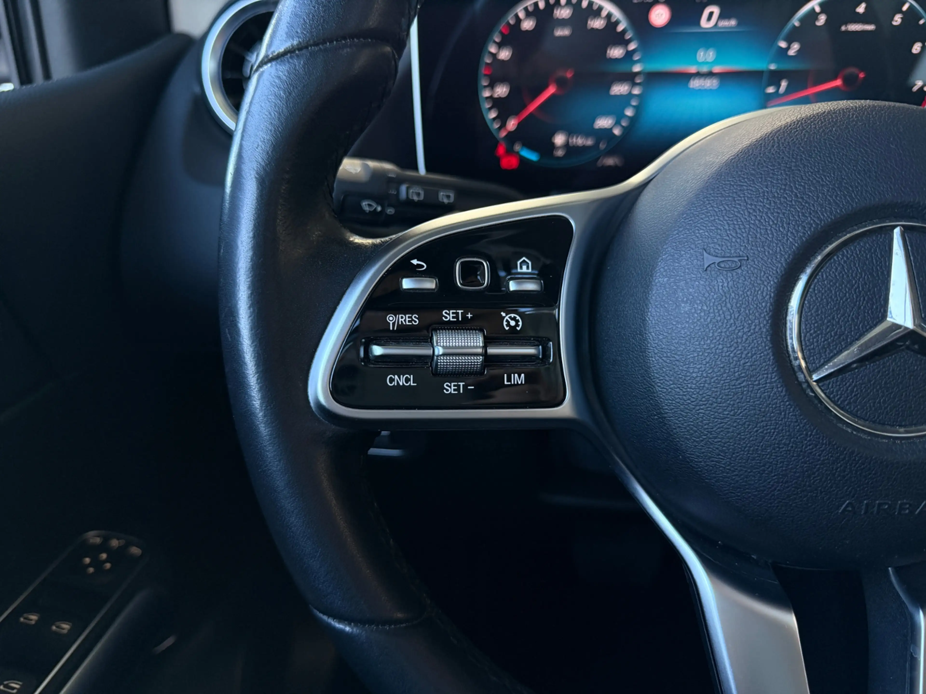 Mercedes-Benz B 220 4Matic PANO LED NAV RFK SHZ ALU — photo 15