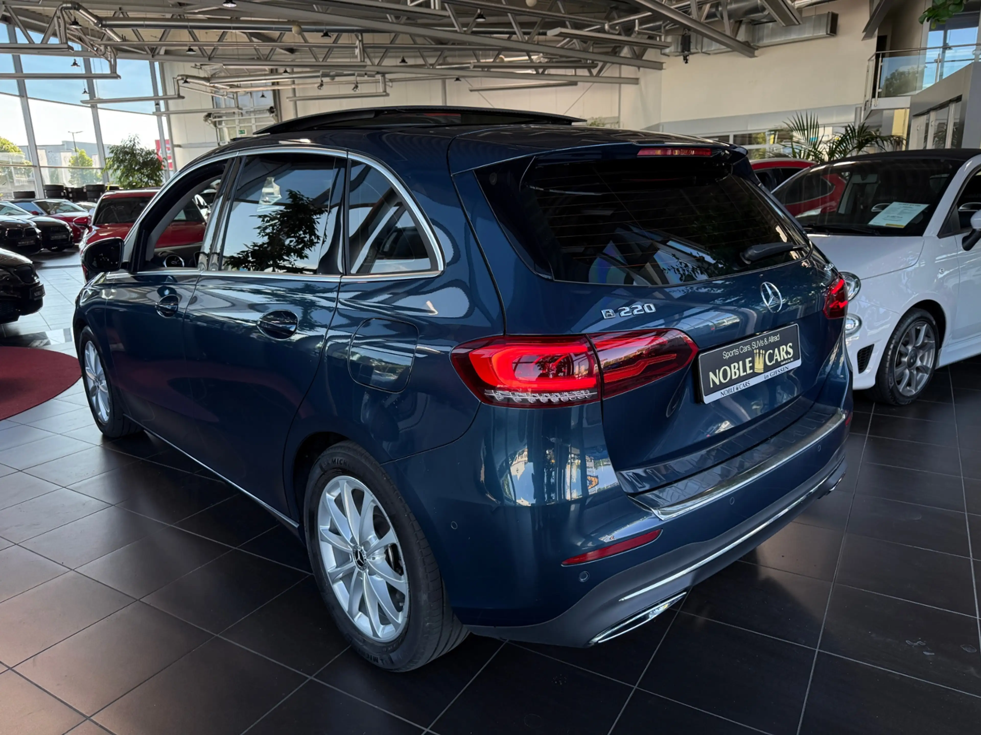 Mercedes-Benz B 220 4Matic PANO LED NAV RFK SHZ ALU — photo 5
