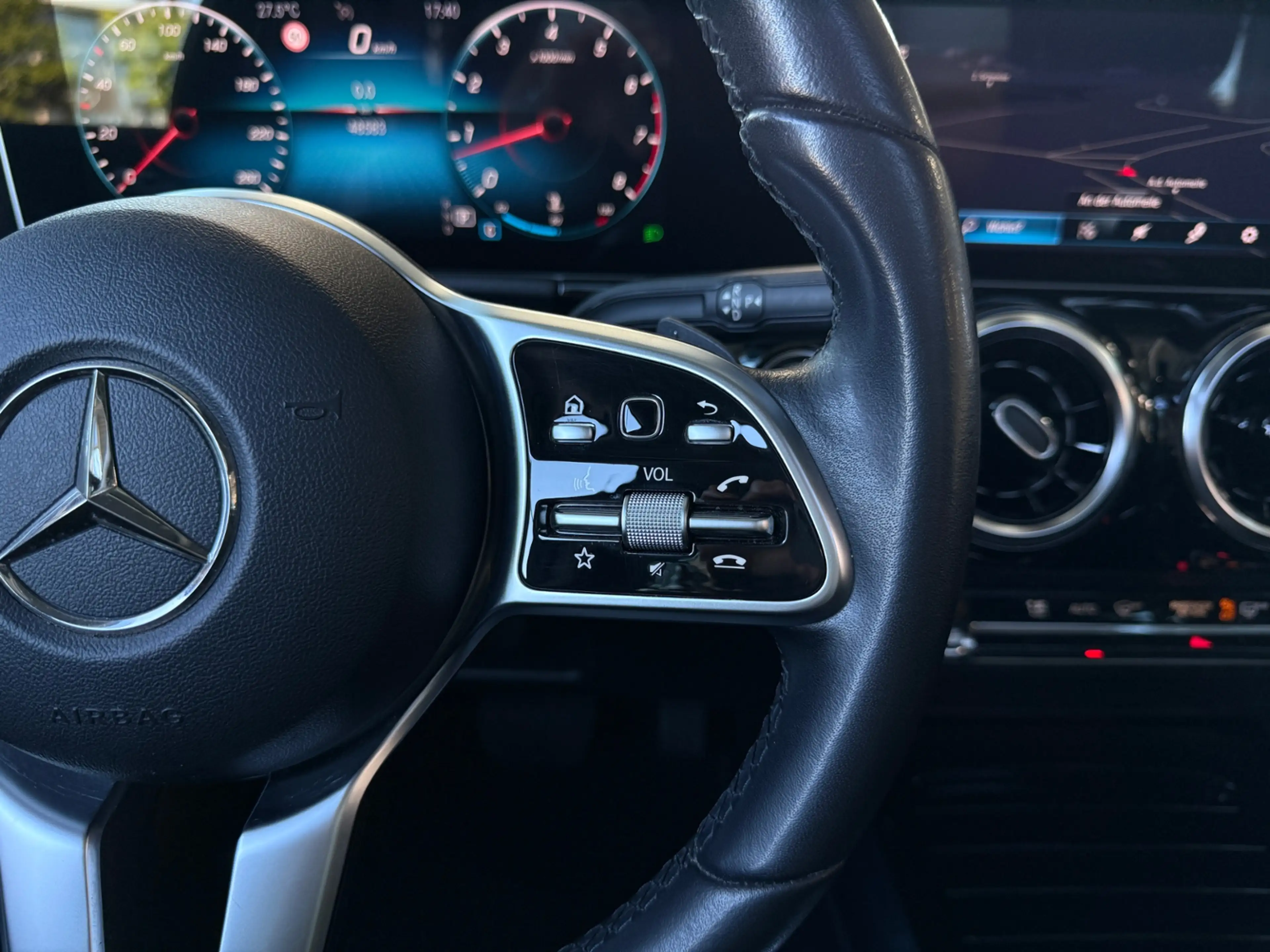 Mercedes-Benz B 220 4Matic PANO LED NAV RFK SHZ ALU — photo 14