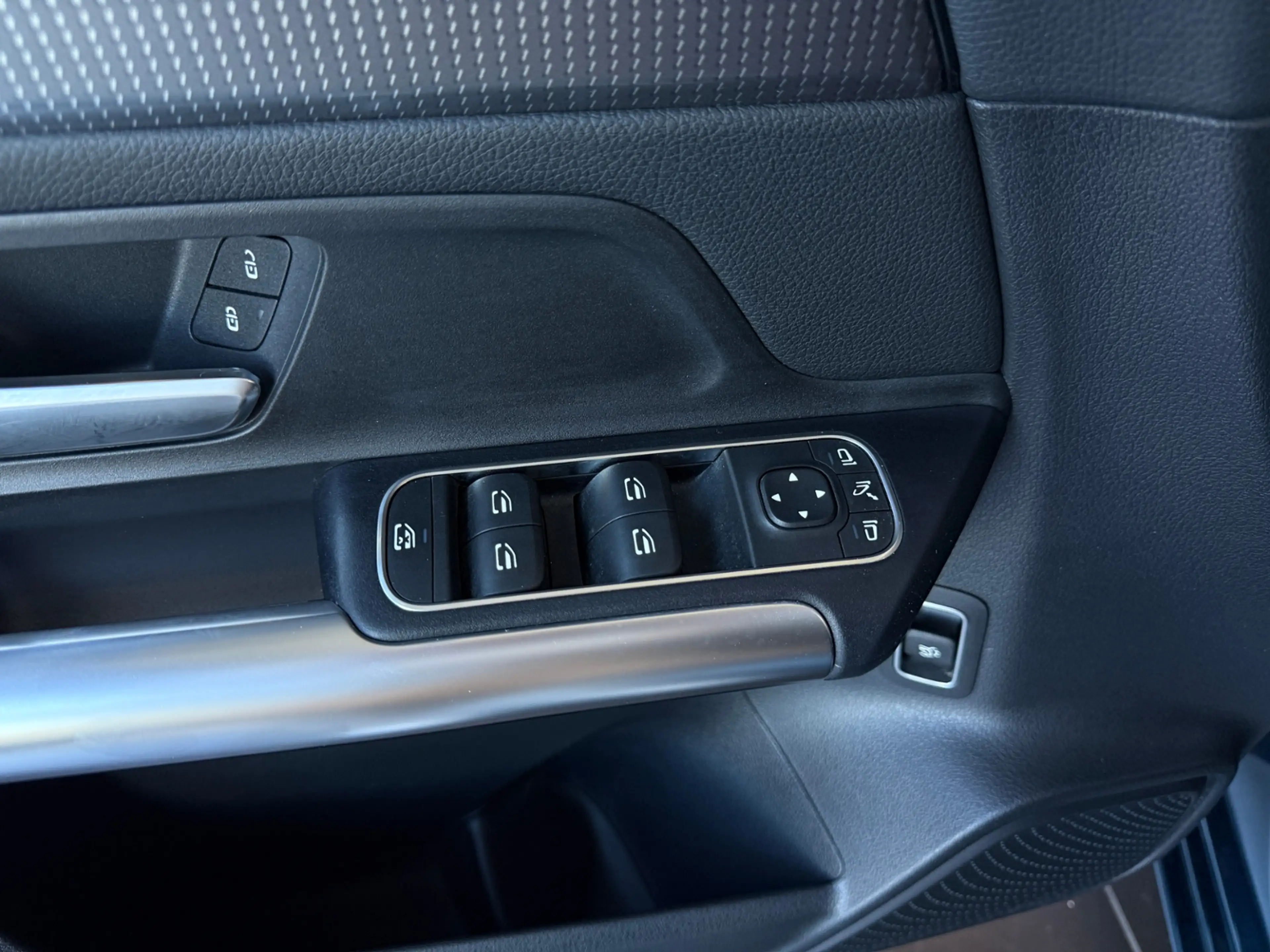 Mercedes-Benz B 220 4Matic PANO LED NAV RFK SHZ ALU — photo 11