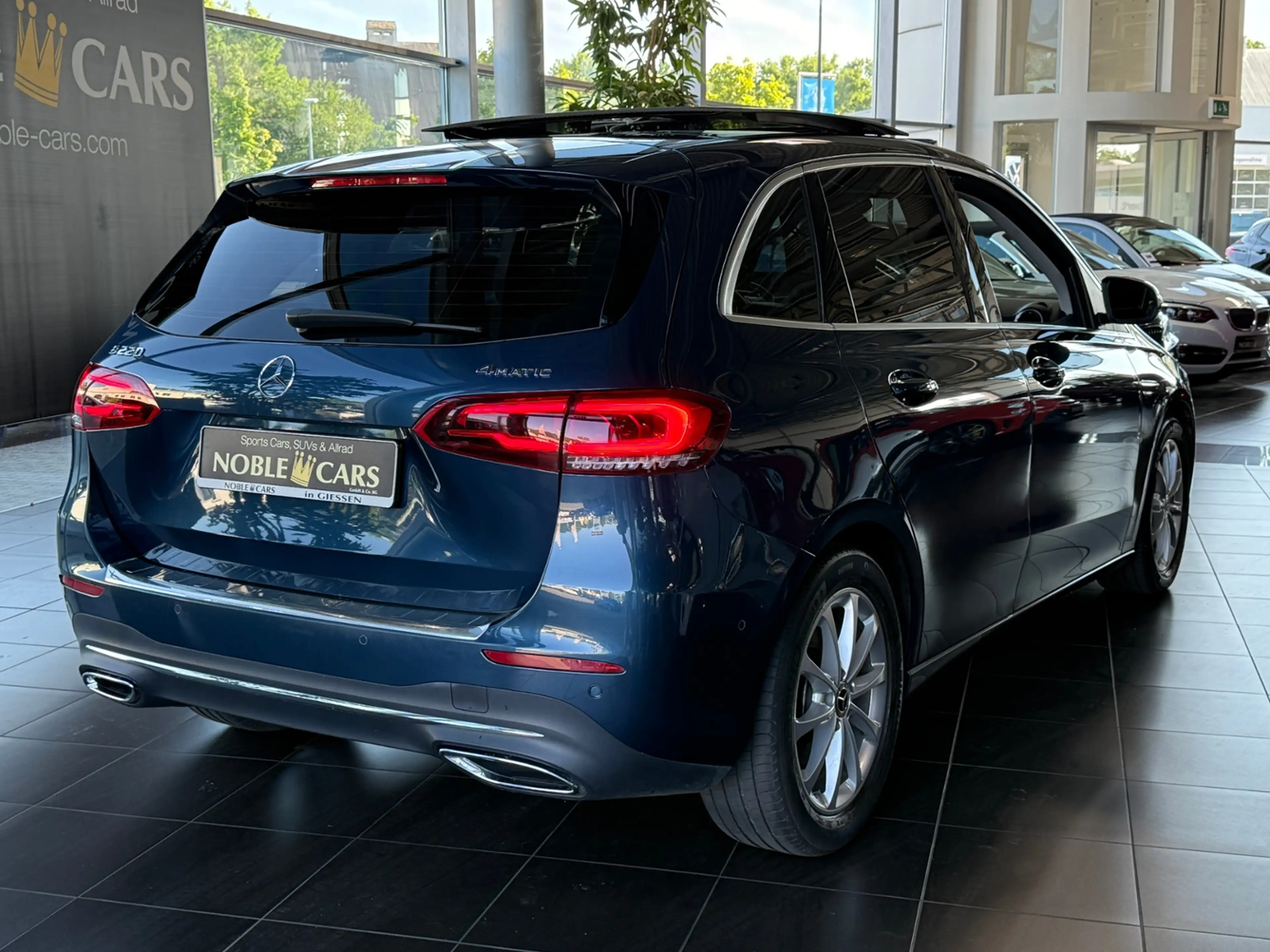 Mercedes-Benz B 220 4Matic PANO LED NAV RFK SHZ ALU — photo 7