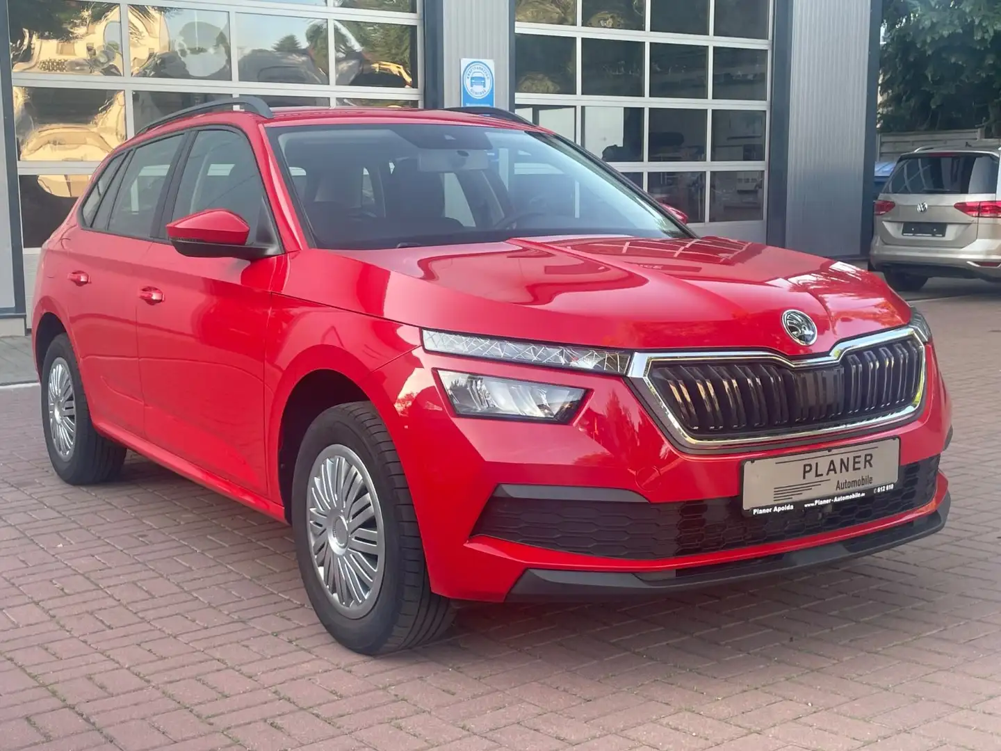 Skoda Kamiq Active 1. Hand Sitzh. LED HU + Service neu Rot - 1