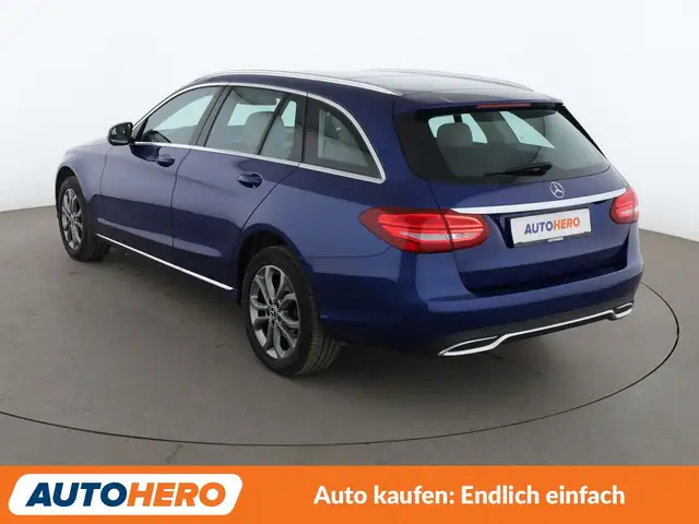 Mercedes-Benz C view 4