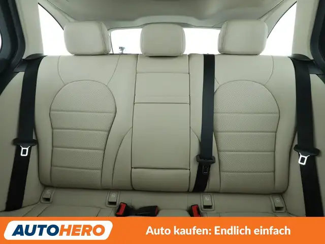 Mercedes-Benz C view 15