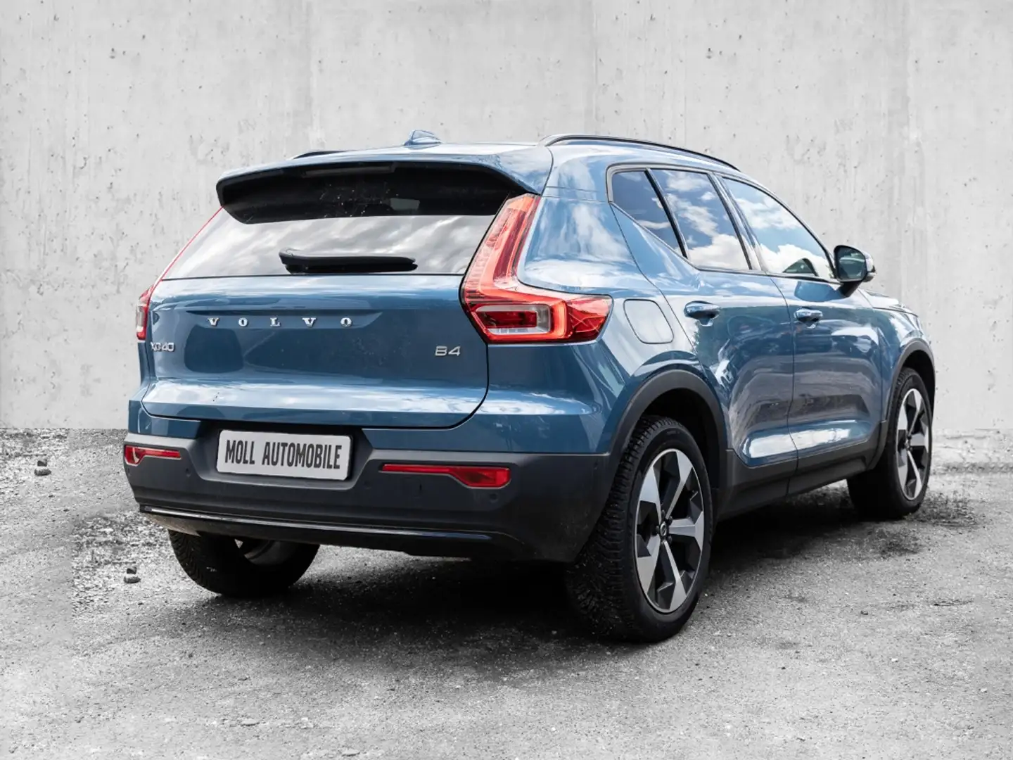 Volvo XC40 Plus Dark 2WD B4 EU6d digitales Cockpit Memory Sit Blau - 2