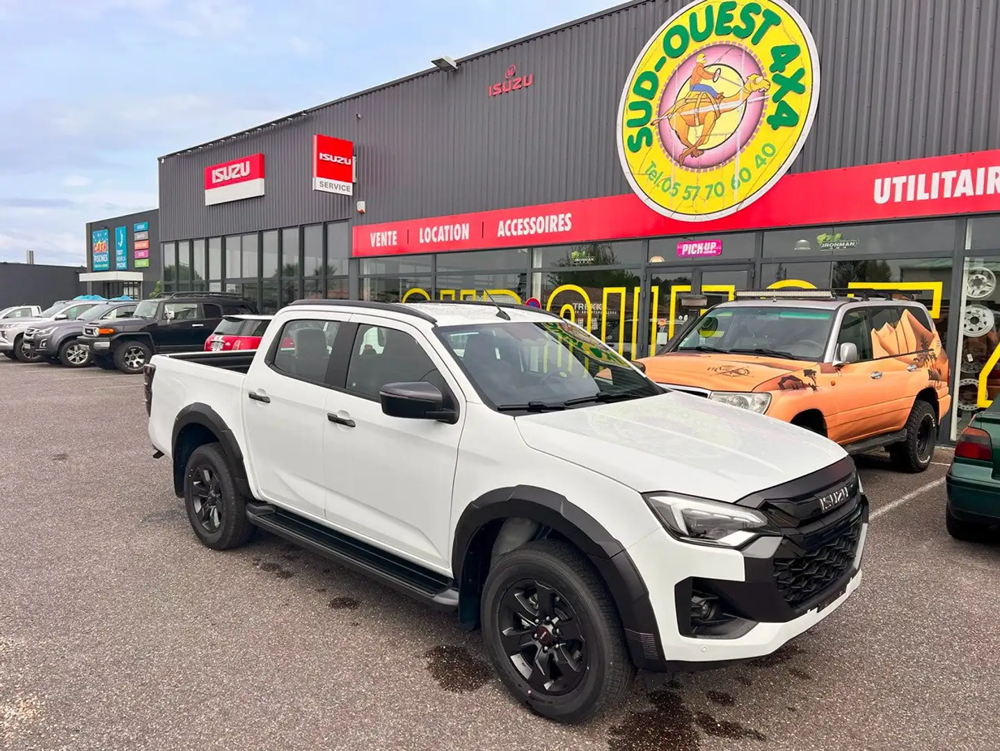 Isuzu D-Max DOUBLE CABINE N60 NITRO SPORT 4X4 A/T 4 PLACES Fehér - 1