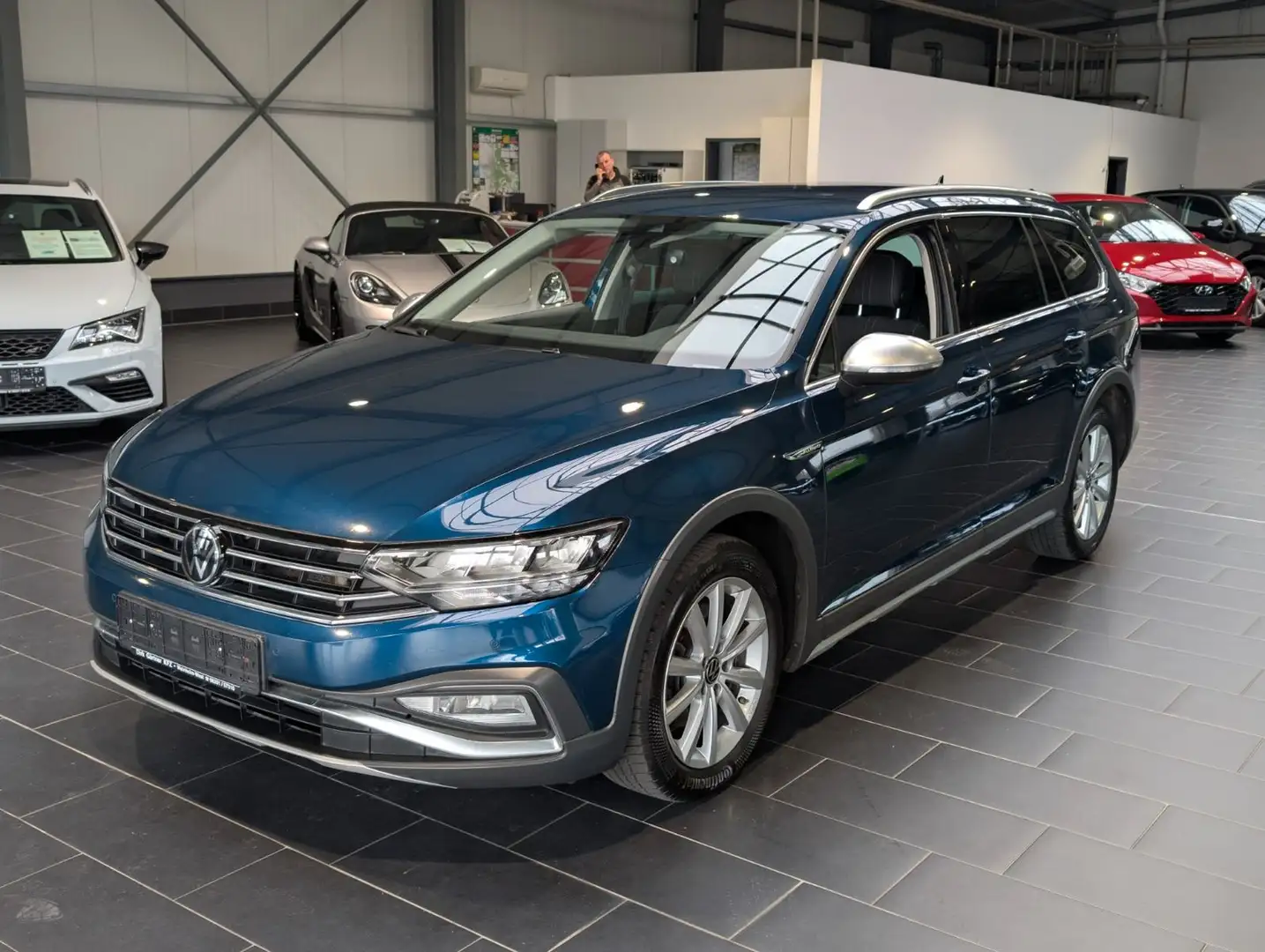 Volkswagen Passat Alltrack Variant 2.0 TDI SCR DSG 4Motion Blau - 1
