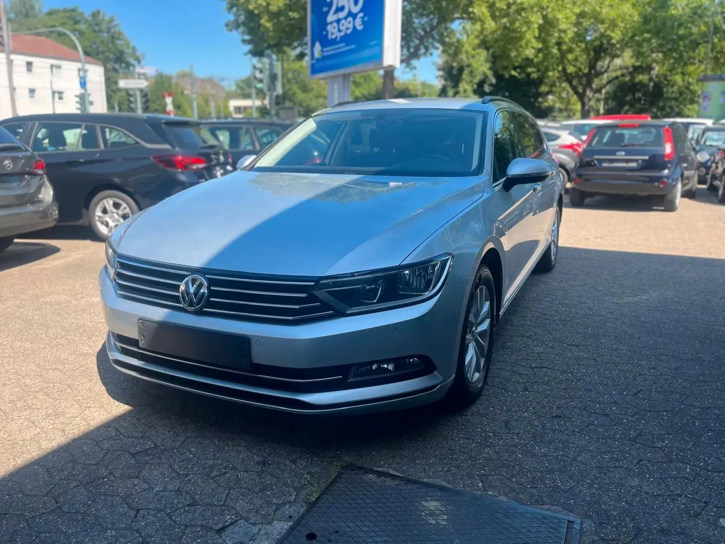 Volkswagen Passat Variant 1.6 TDI Comfortline BMT Silber - 2