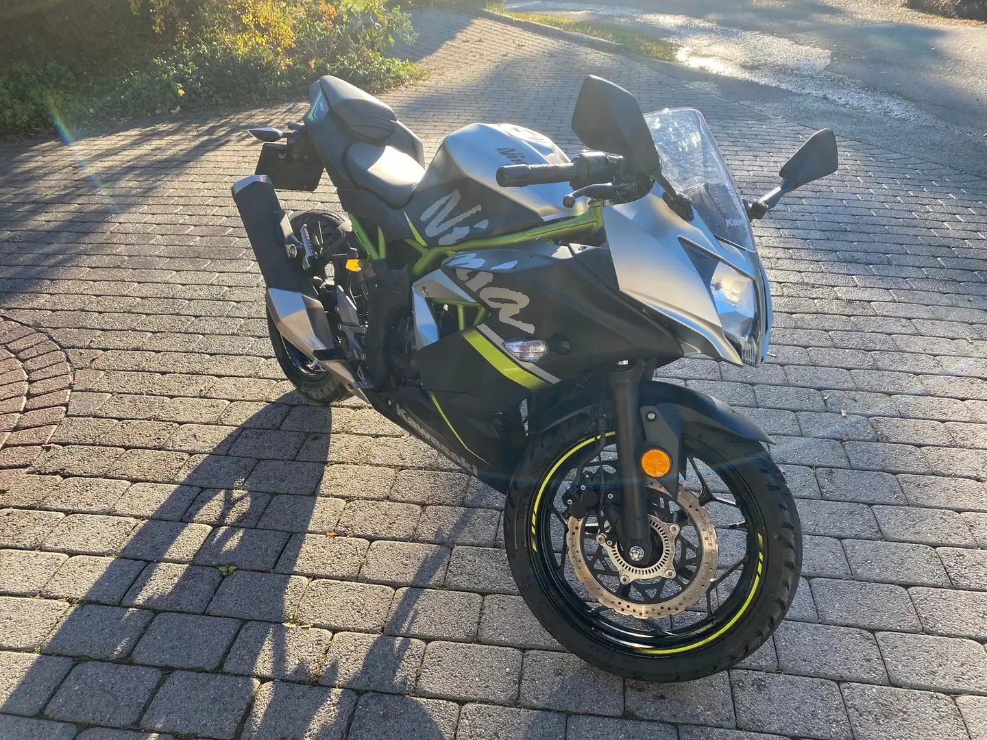 Kawasaki Ninja 125 Noir - 1
