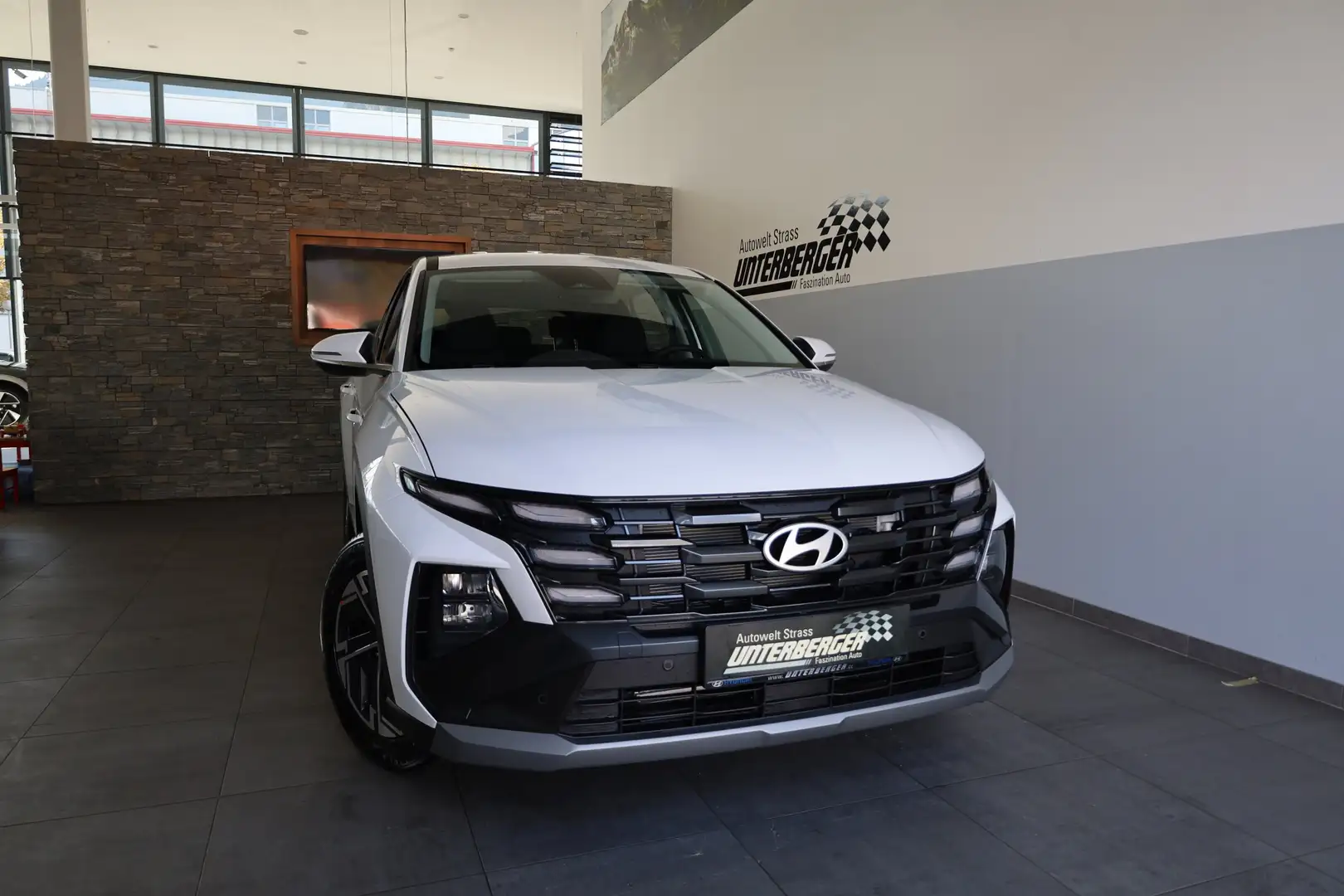 Hyundai TUCSON NX4 Edition 35 1,6 T-GDi HEV 2WD Weiß - 2