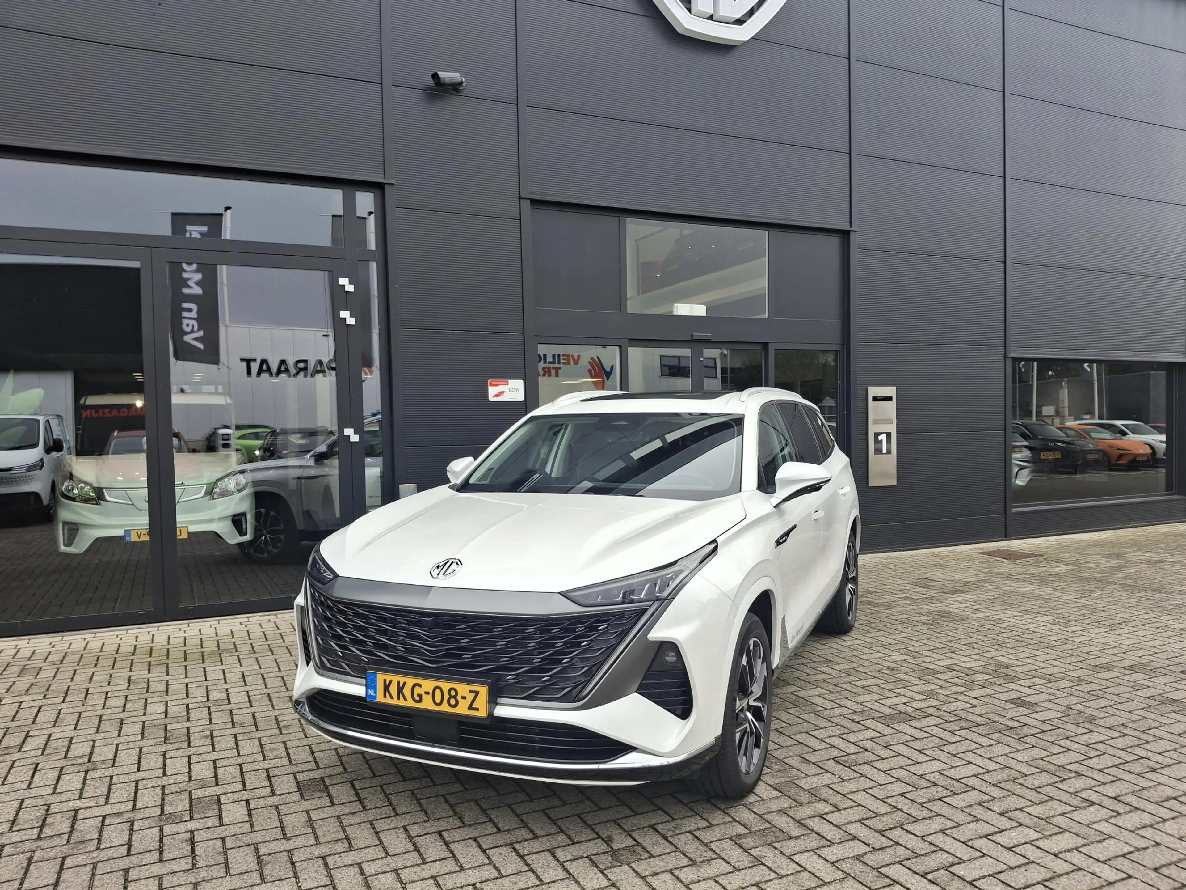 MG MGS9 1.5 Premium Plug-in Hybrid | Trekhaak | Panoramdak — photo 4