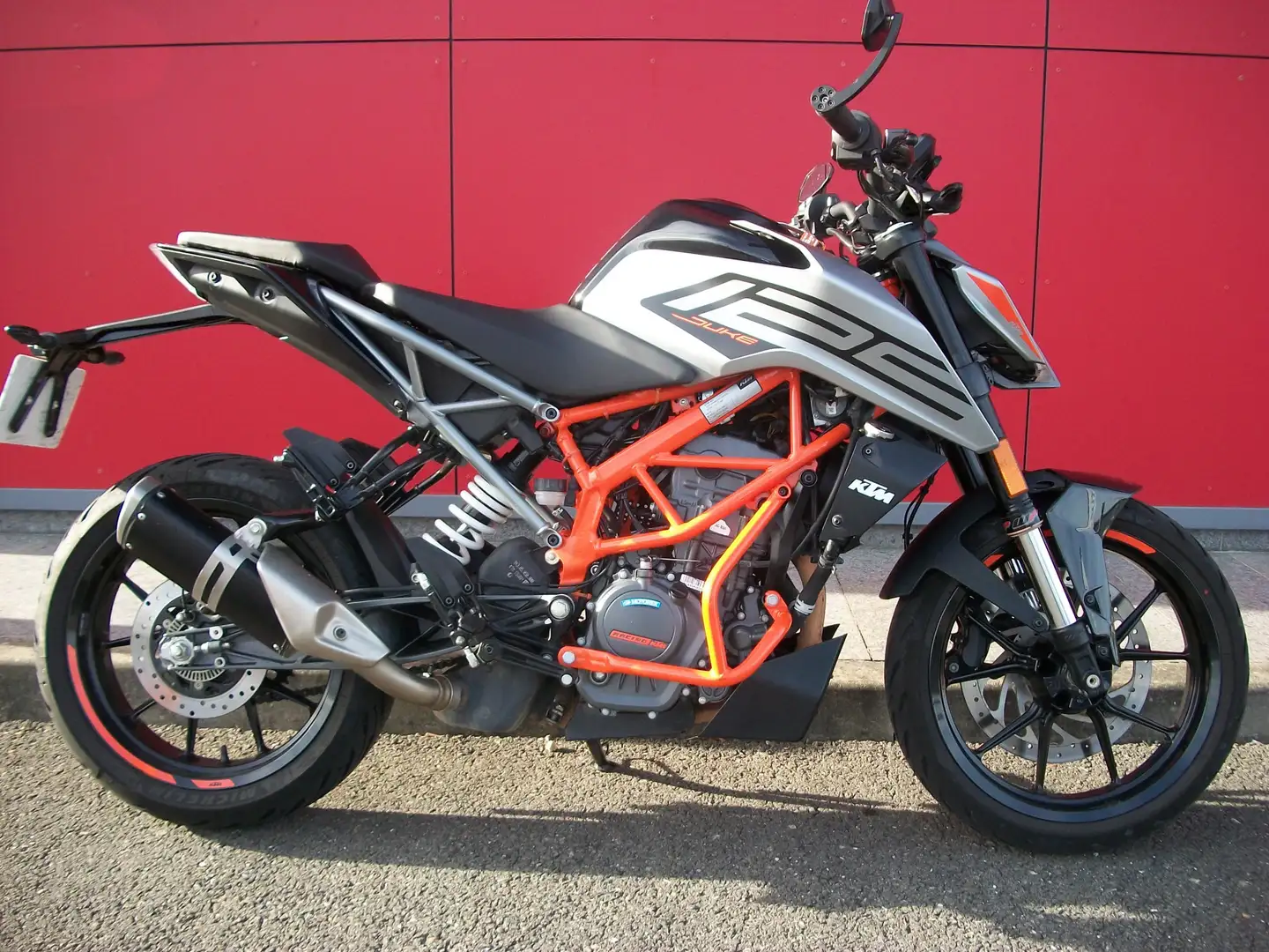 KTM 125 Duke - 1