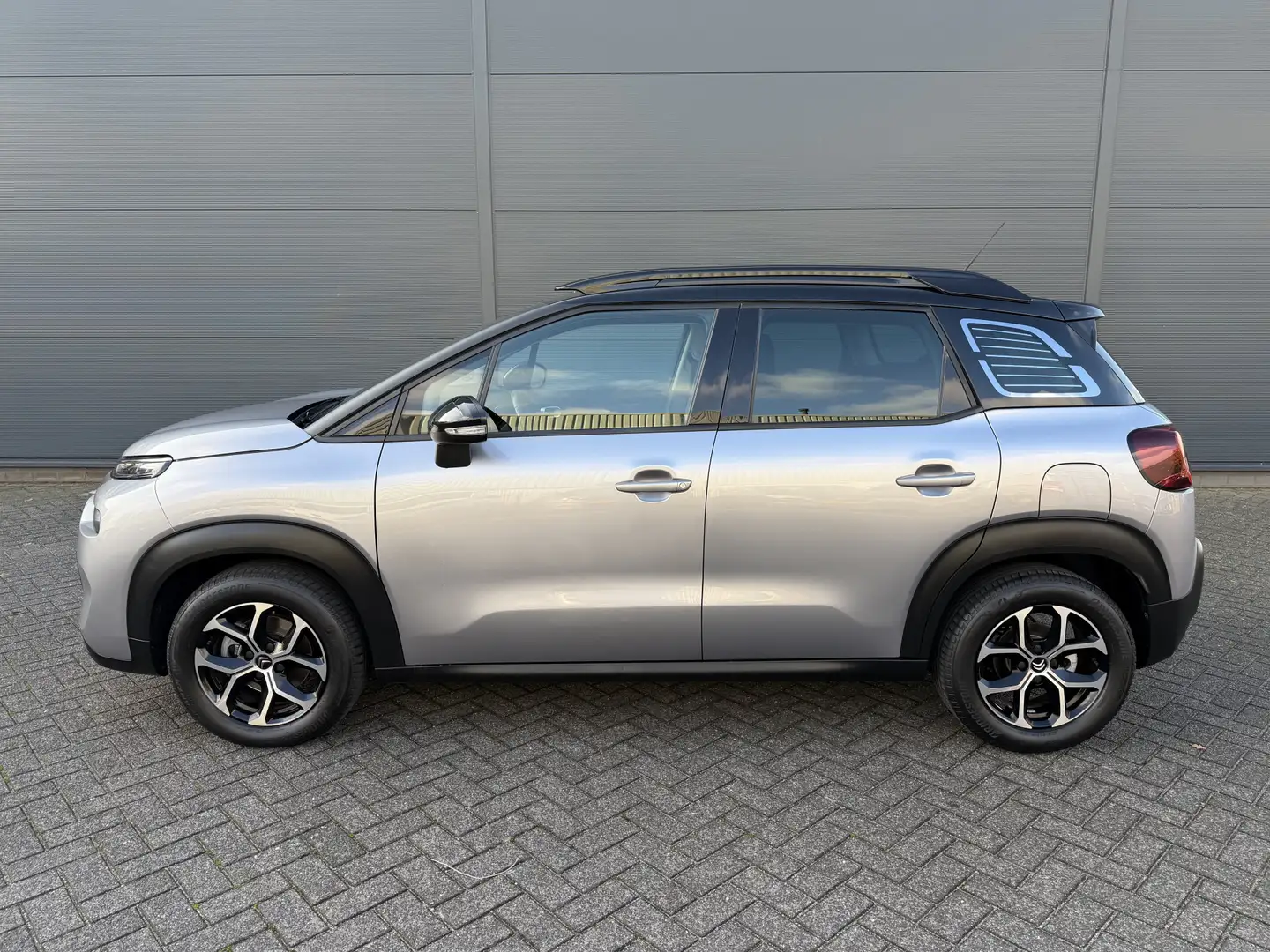 Citroen C3 Aircross 110pk Shine (Camera - Keyless Entry - Automatische Silber - 2