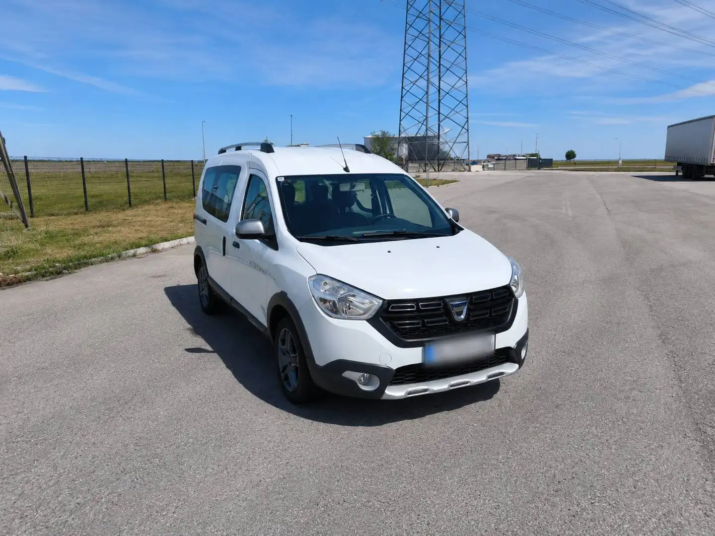 Dacia Dokker Dokker Stepway TCe 115 S Weiß - 1