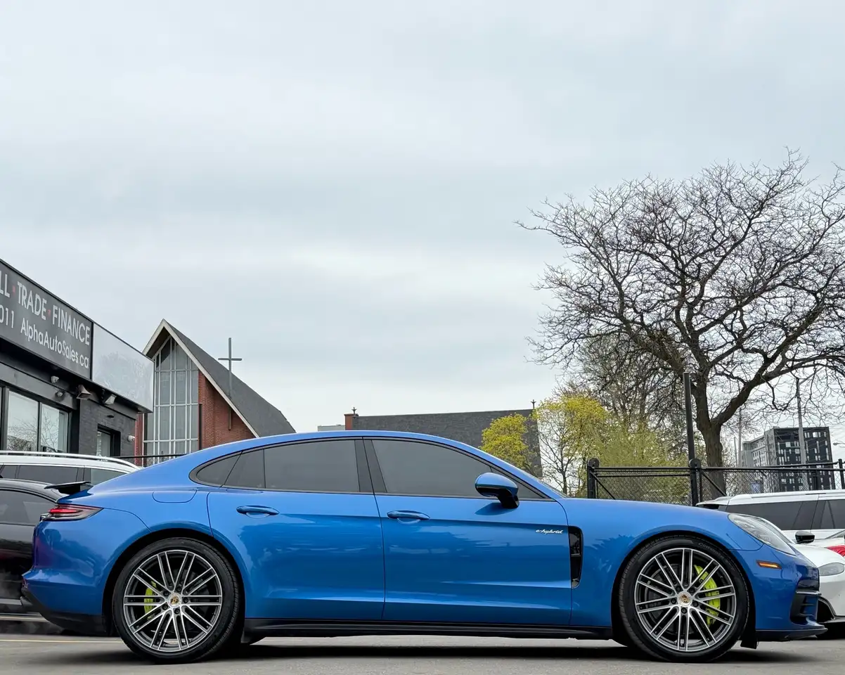 Porsche Panamera снимка Porsche Panamera