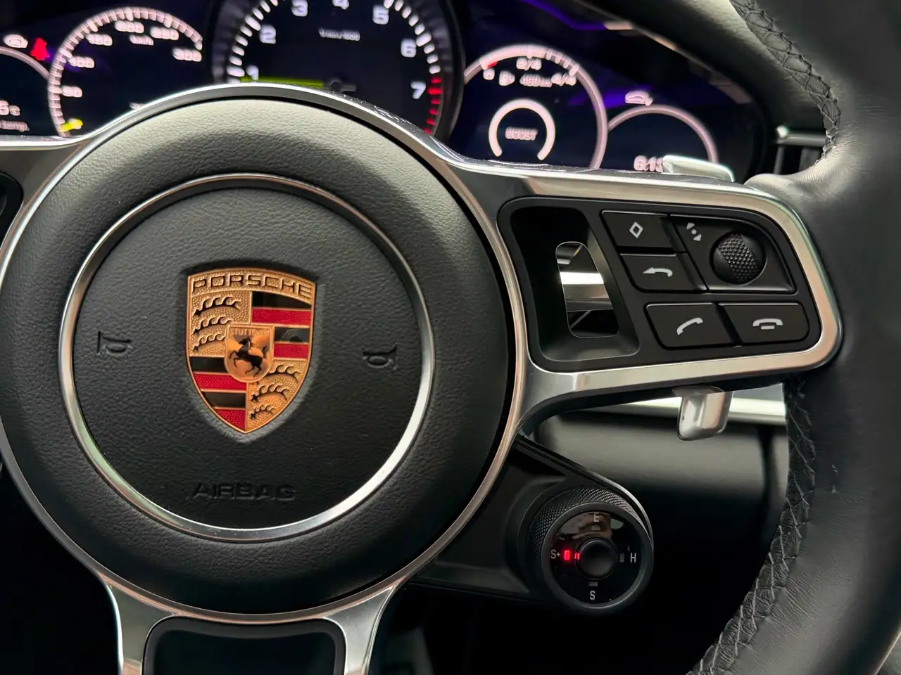 Porsche Panamera снимка Porsche Panamera