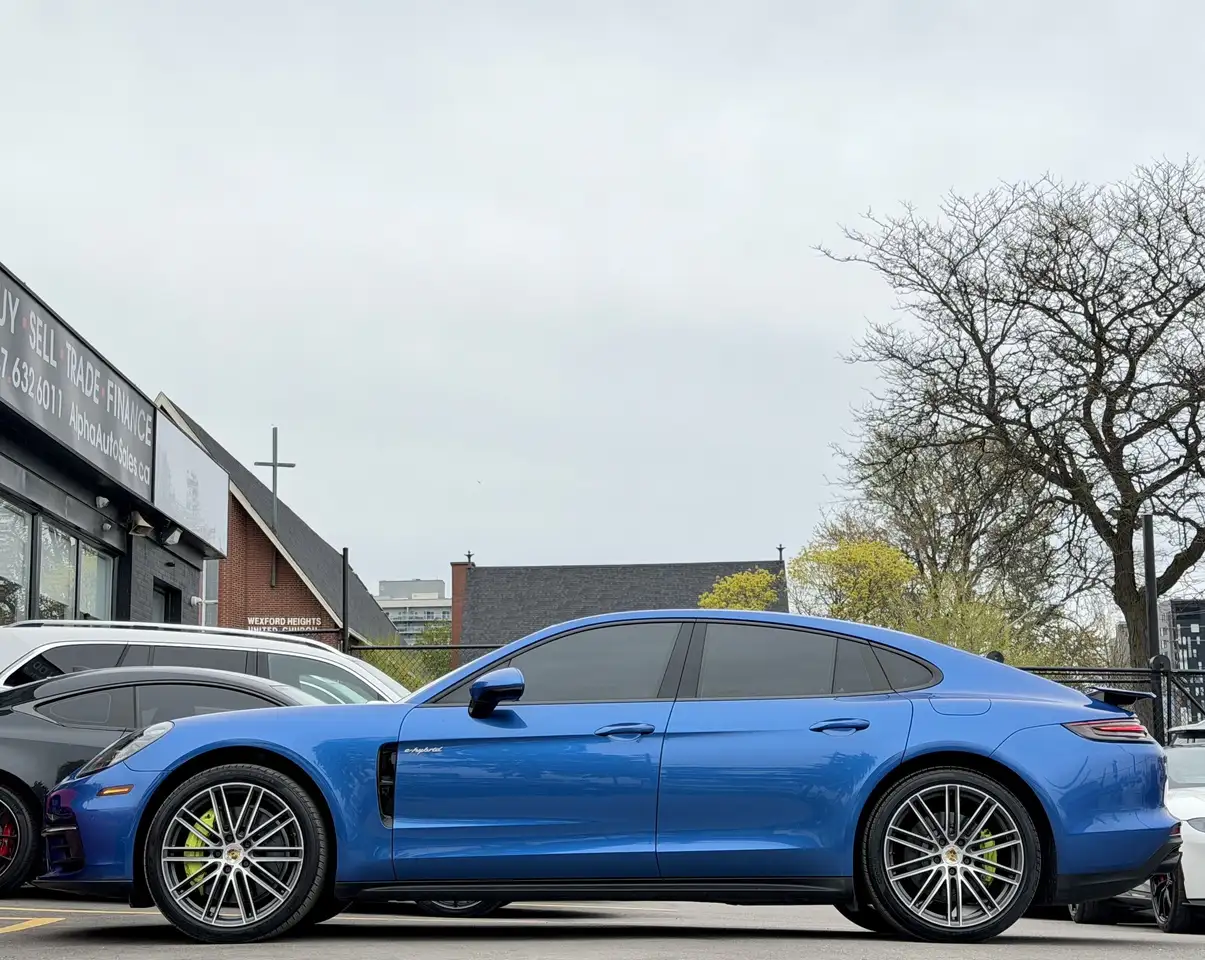 Porsche Panamera снимка Porsche Panamera