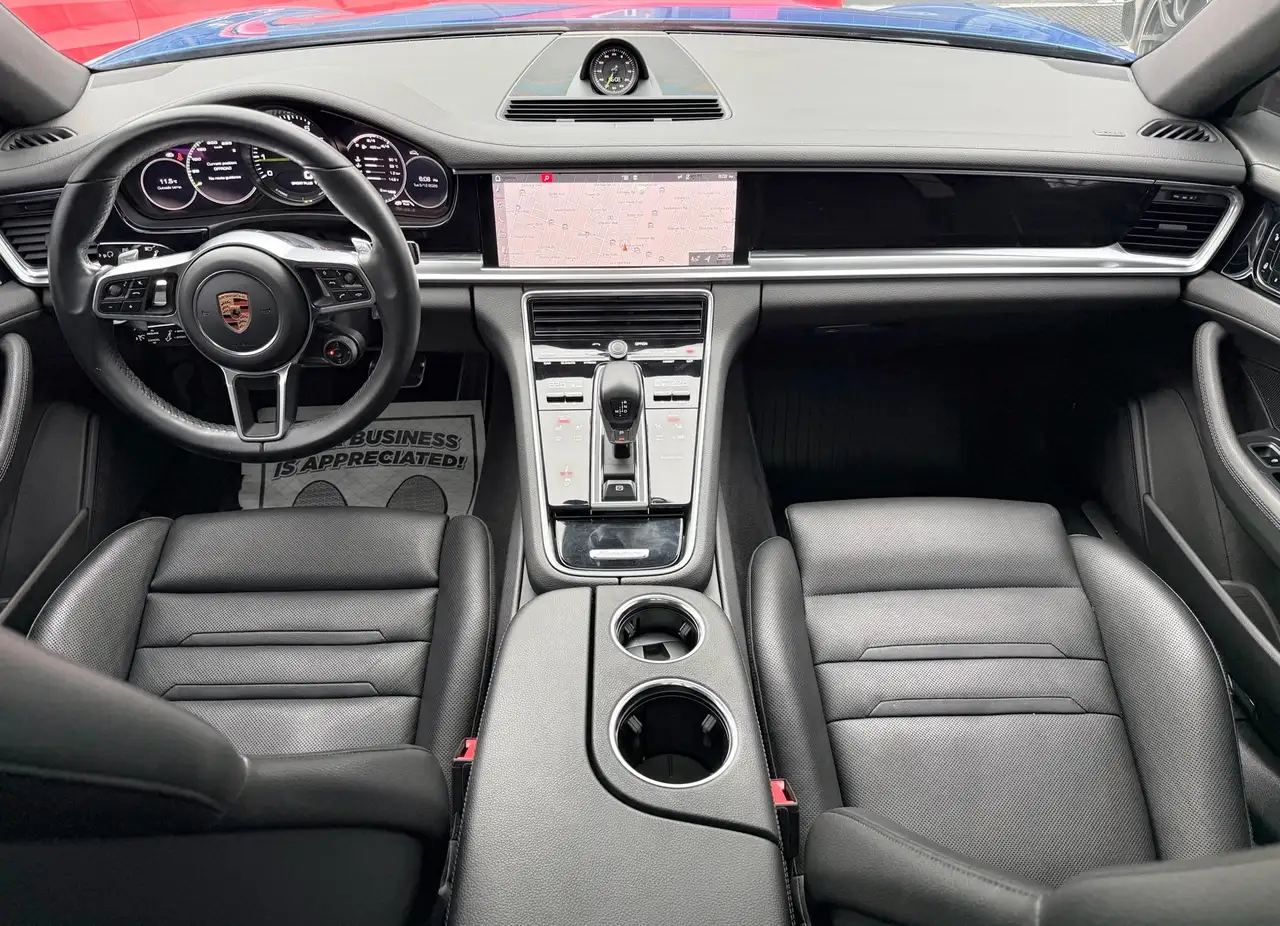 Porsche Panamera снимка Porsche Panamera