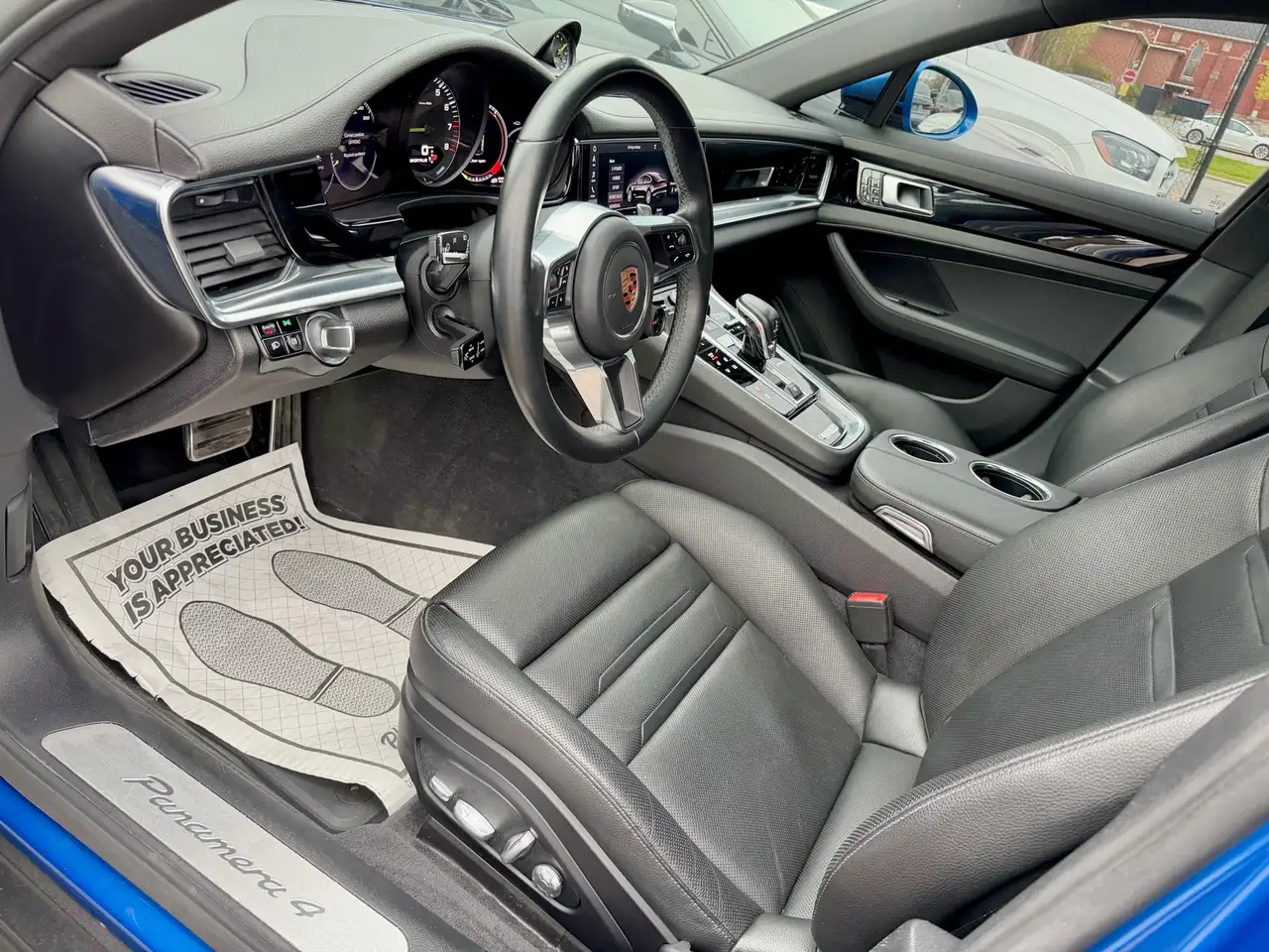 Porsche Panamera снимка Porsche Panamera