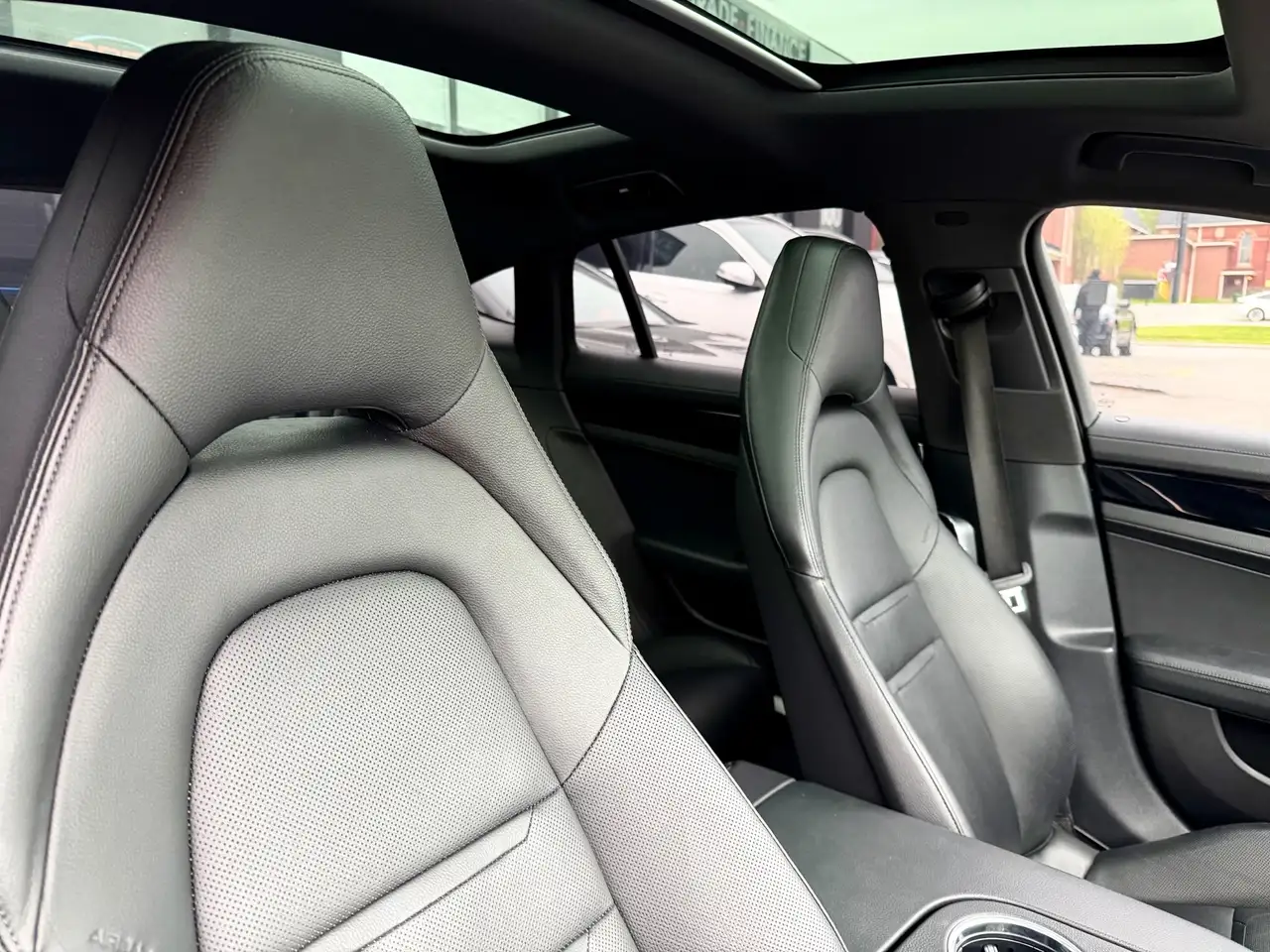 Porsche Panamera снимка Porsche Panamera