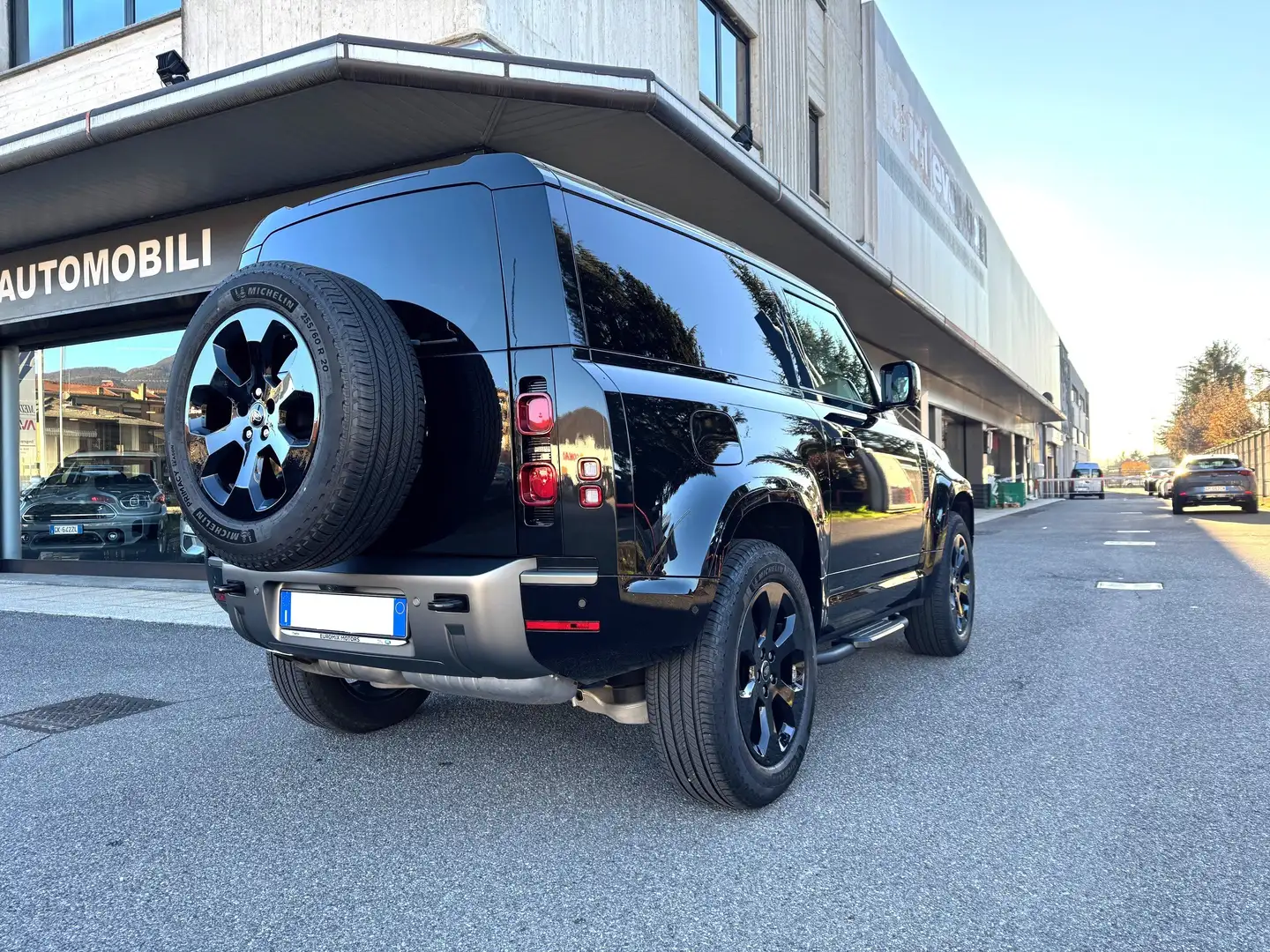Land Rover Defender 90 3.0d i6 mhev X-Dynamic SE awd 200cv auto Nero - 2