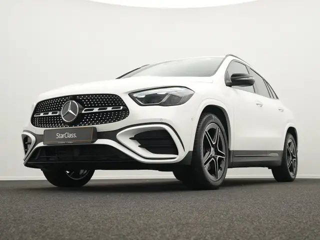 Mercedes-Benz Gla Class view 10