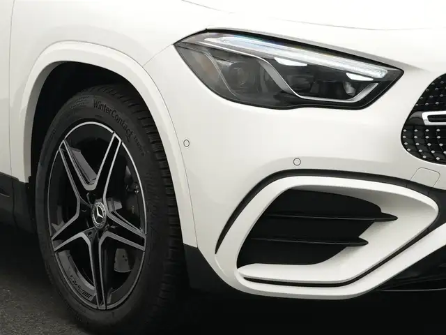 Mercedes-Benz Gla Class view 9