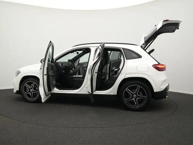 Mercedes-Benz Gla Class view 16