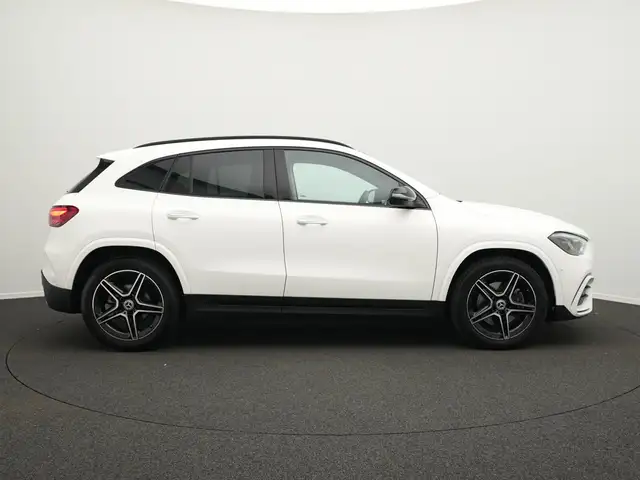 Mercedes-Benz Gla Class view 5