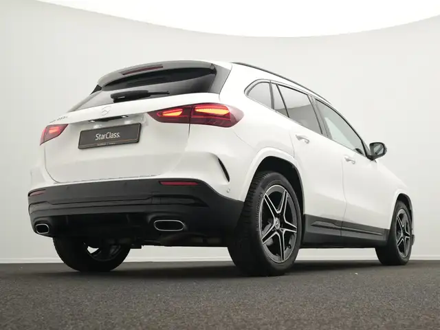 Mercedes-Benz Gla Class view 11