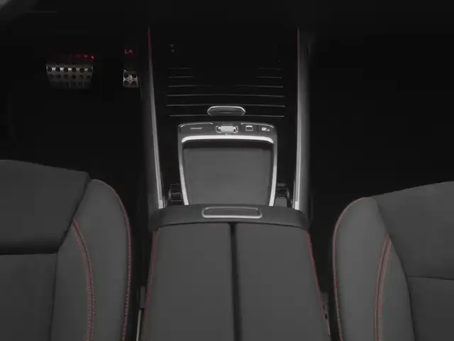 Mercedes-Benz Gla Class view 21