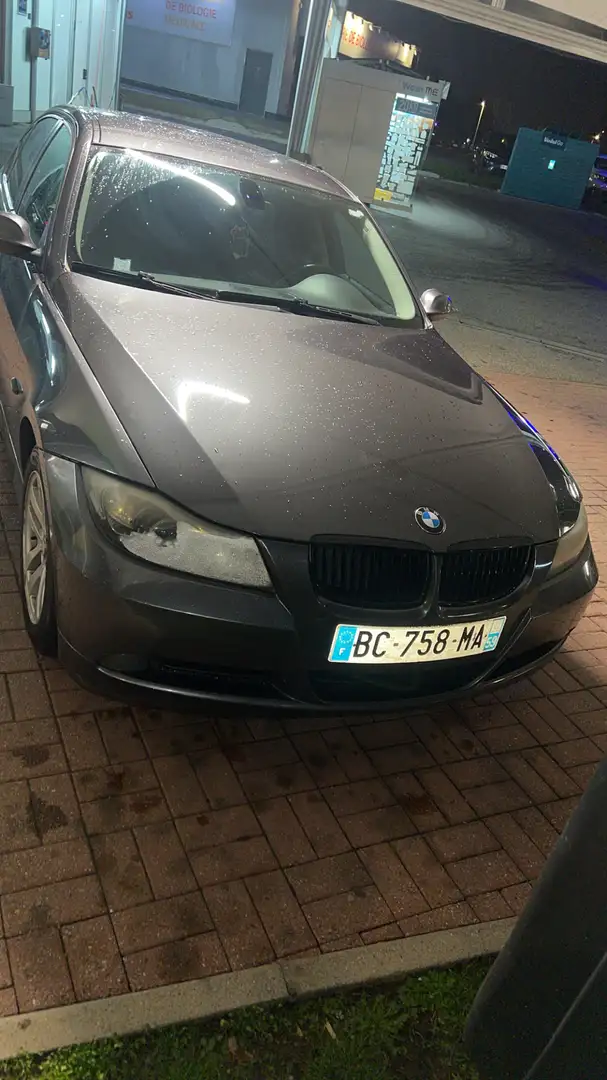 BMW 318 Touring 318d 143ch Edition Gris - 2