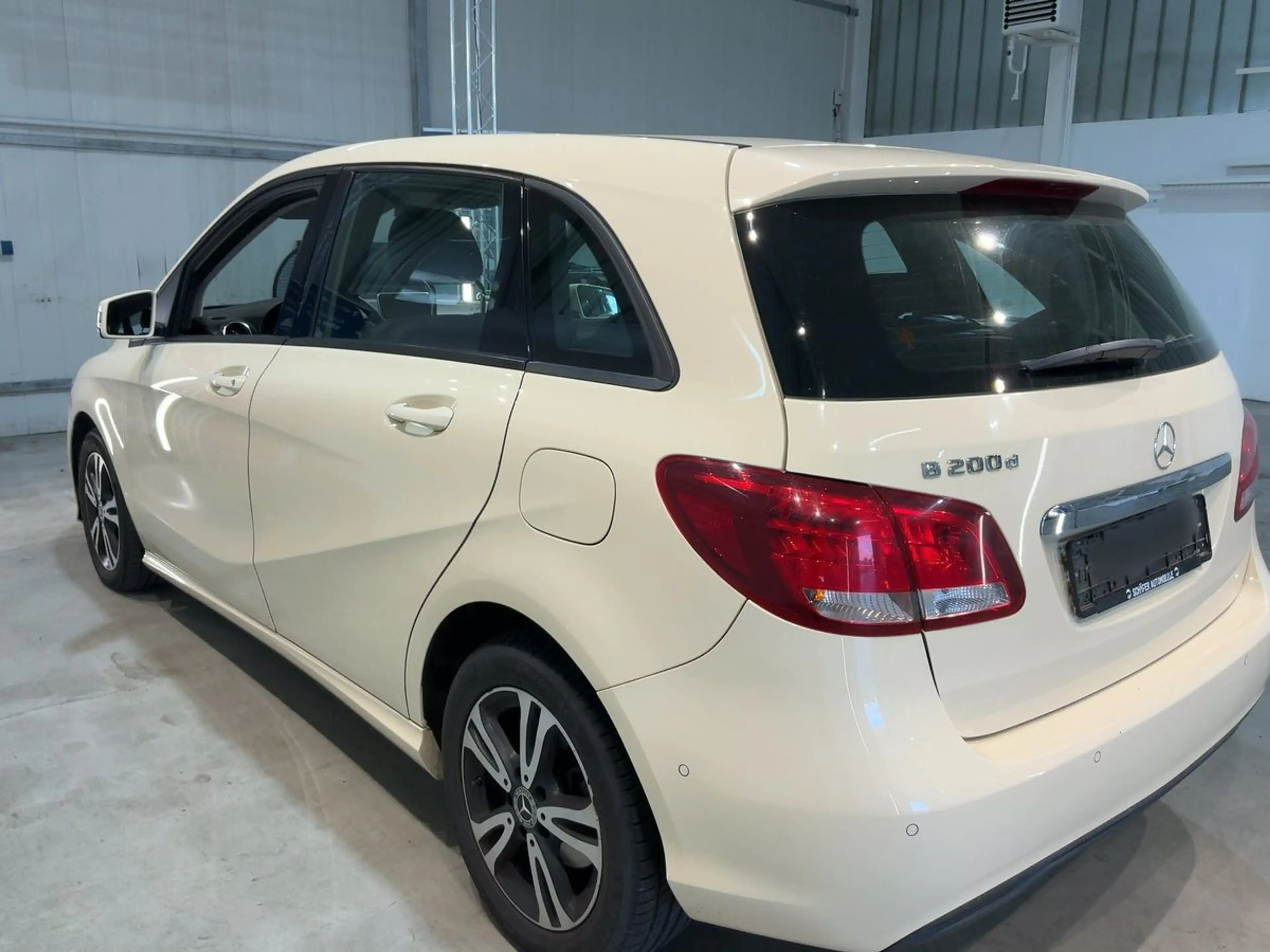 Mercedes-Benz B 200 d DCT Taxi — photo 6