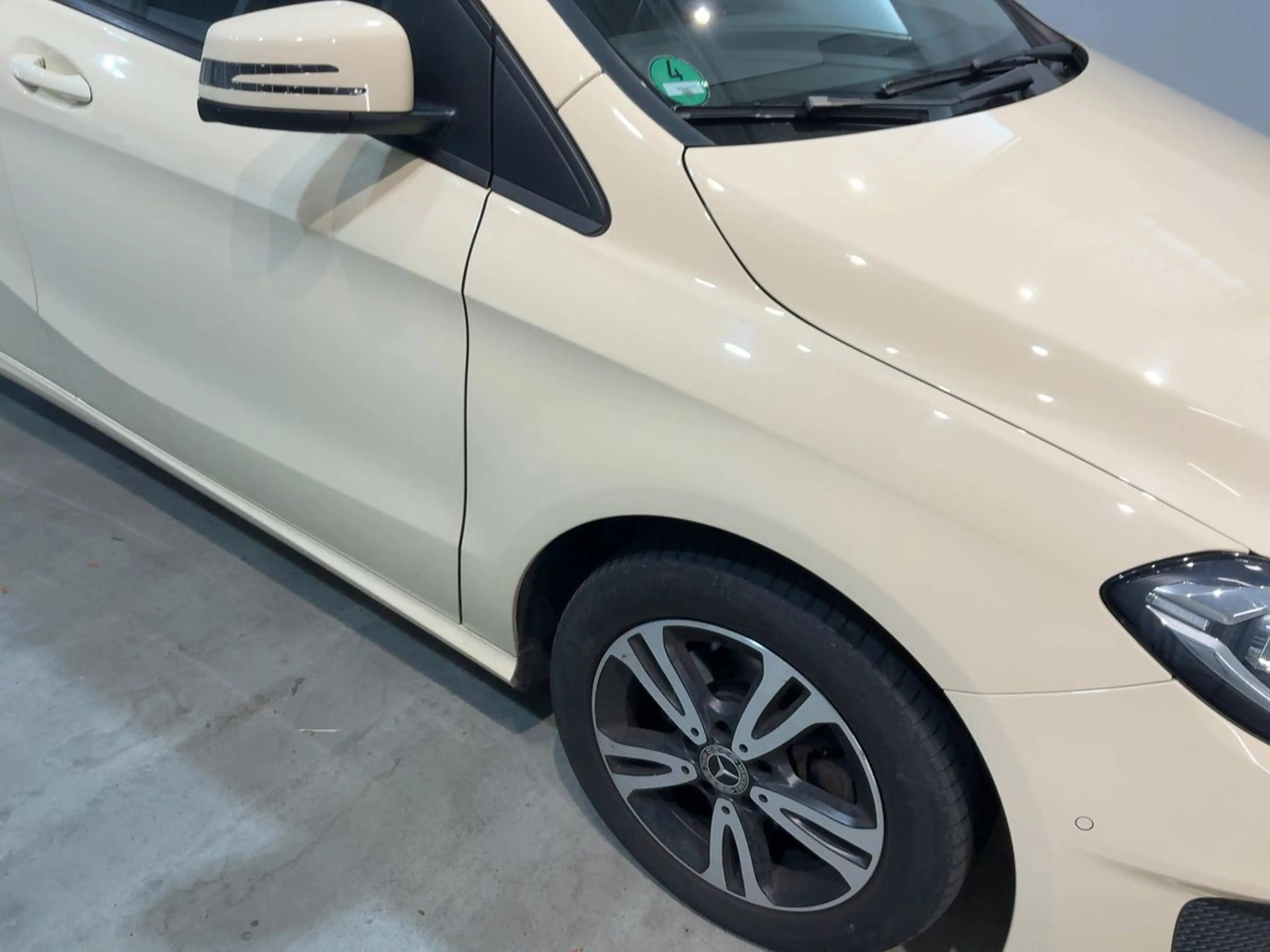 Mercedes-Benz B 200 d DCT Taxi — photo 3