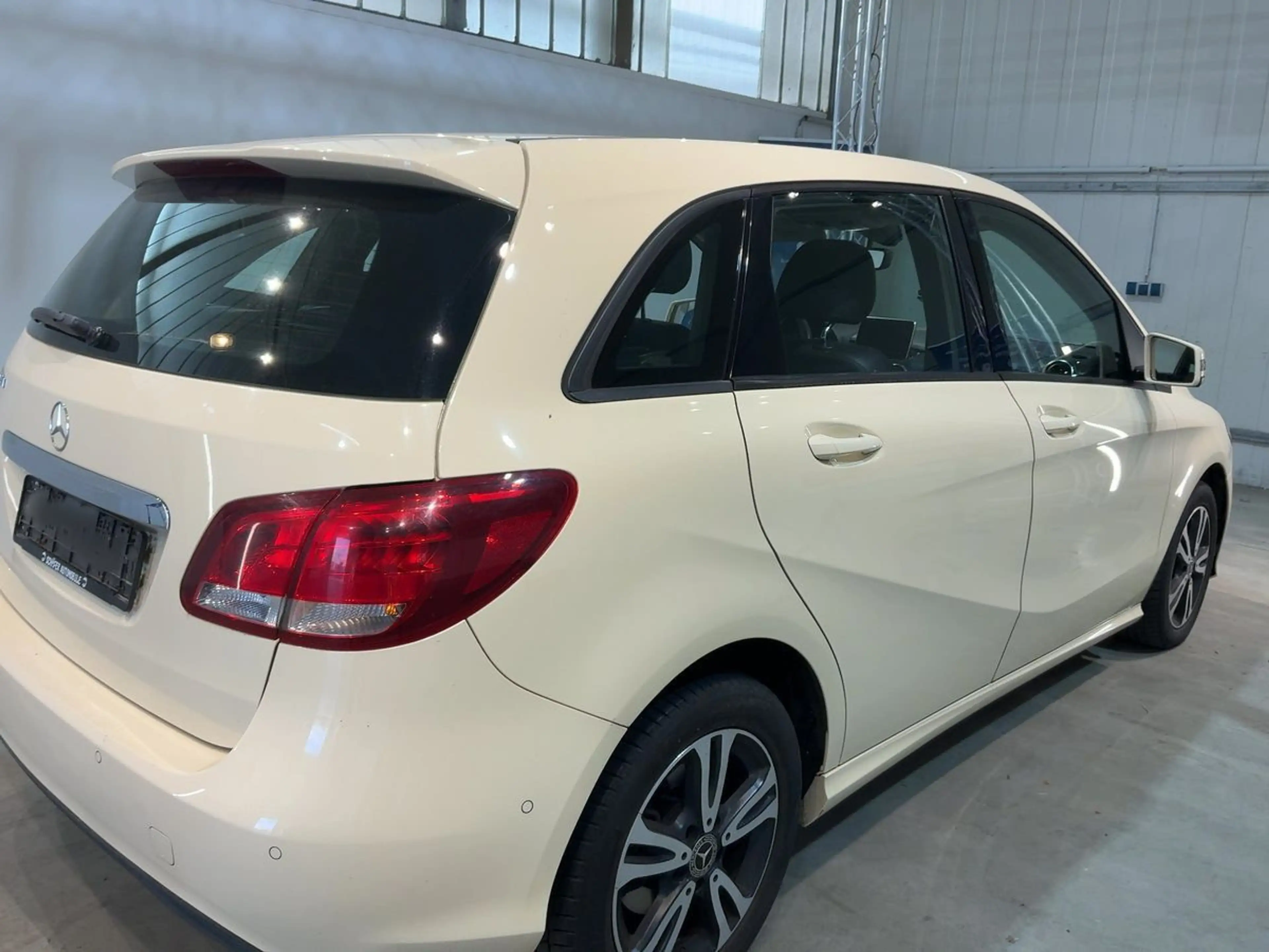 Mercedes-Benz B 200 d DCT Taxi — photo 8