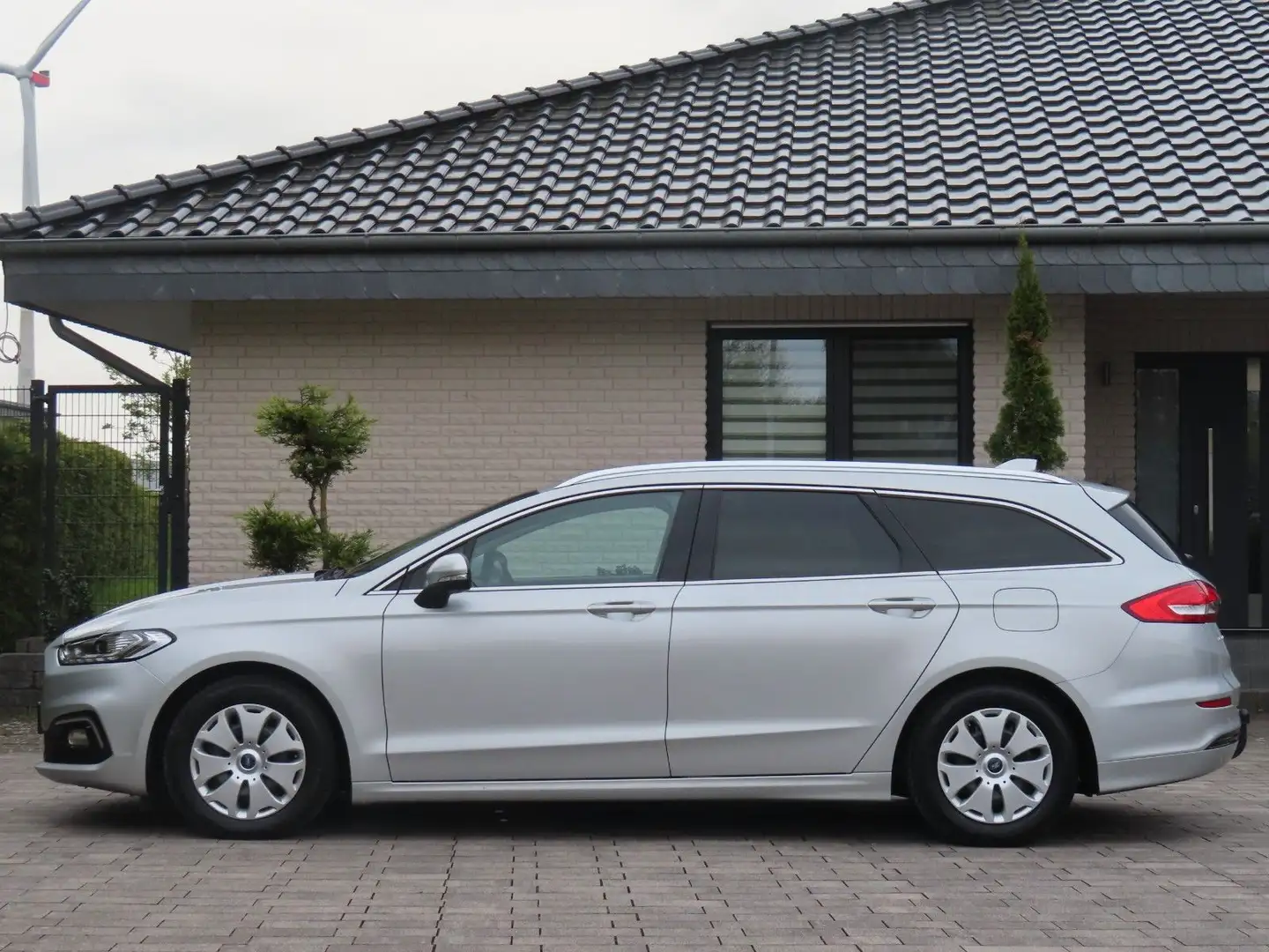 Ford Mondeo Turnier Titanium *Aut. / AHK / Kamera* Silber - 2