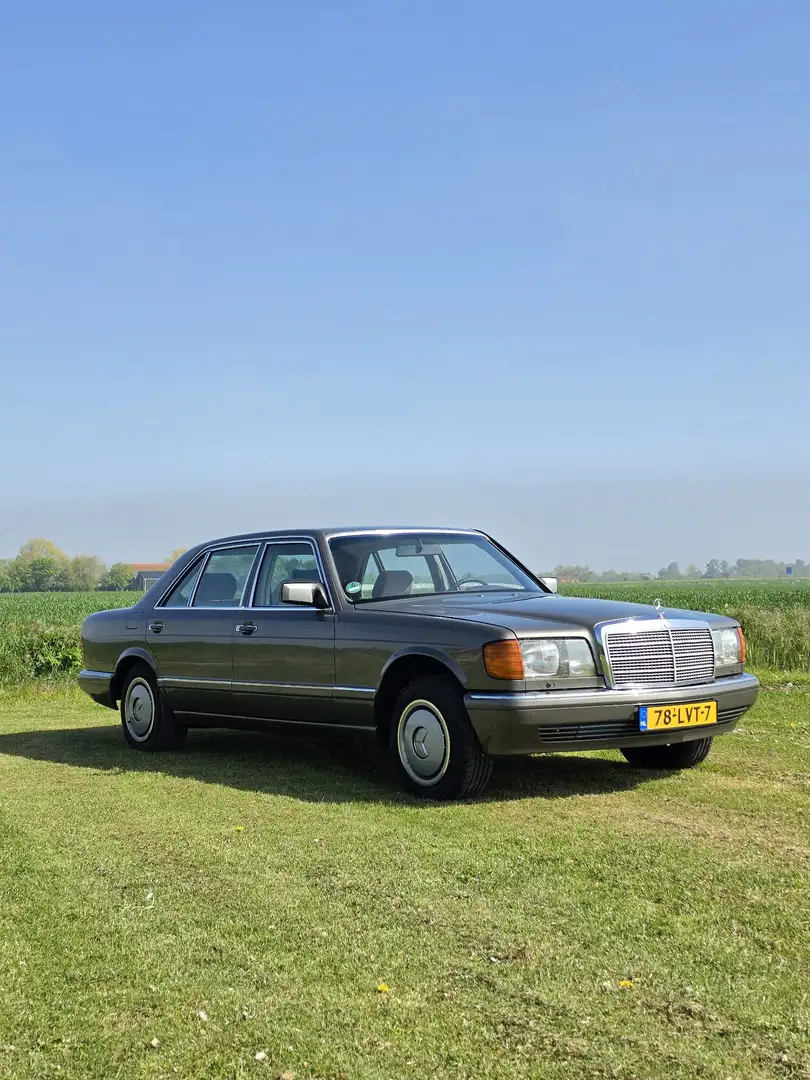 Mercedes-Benz E 420 SEL Grau - 1