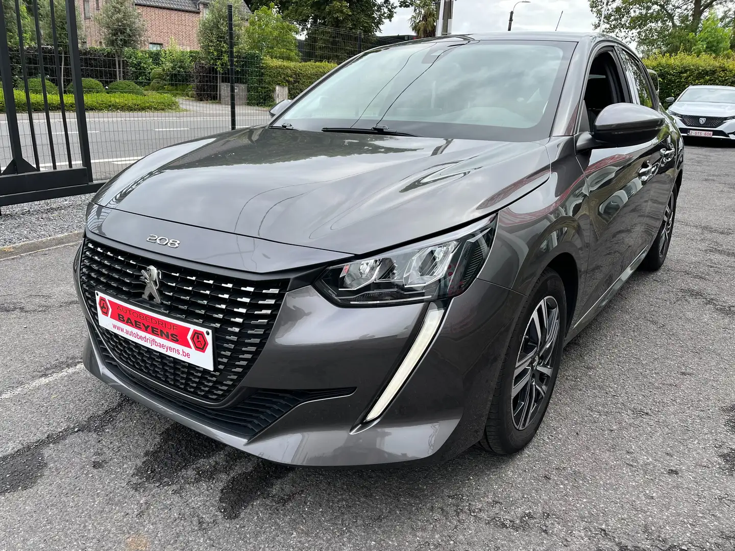 Peugeot 208 1.2i PureTech AllurePack-54136KM-uitstekende staat Grijs - 1