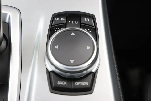 BMW 5 Series view 12